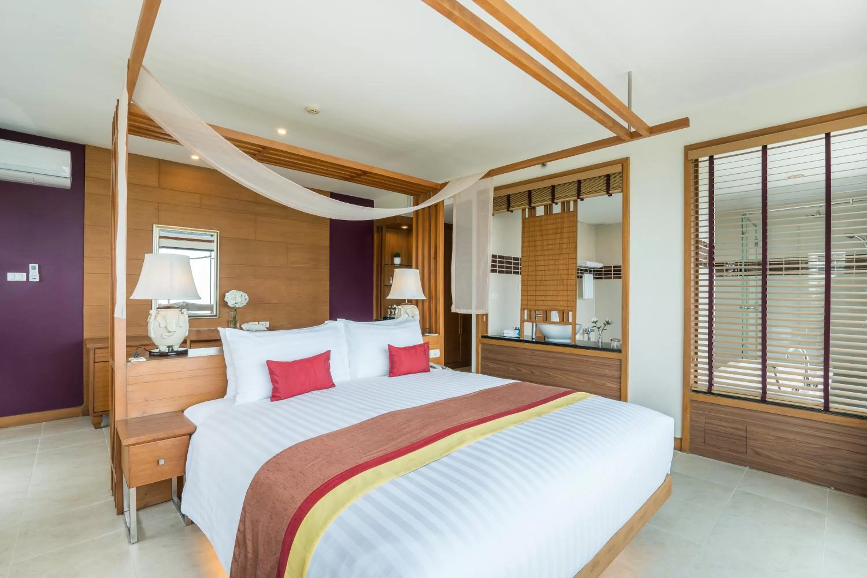 Suite with Balcony in Cosy Beach Hotel - SHA Extra Plus