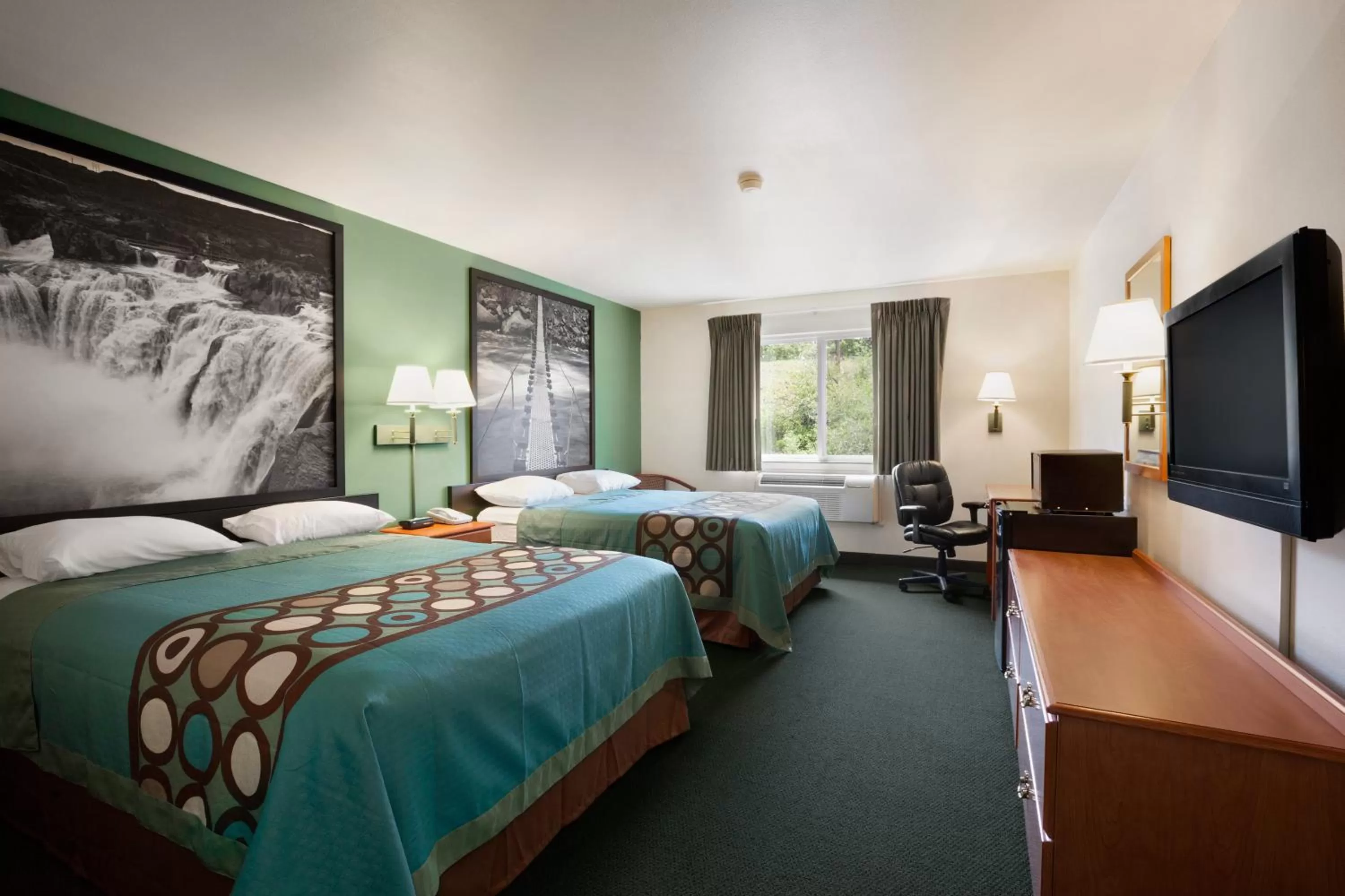 Queen Room with Two Queen Beds - Non-Smoking in Super 8 by Wyndham Salmon
