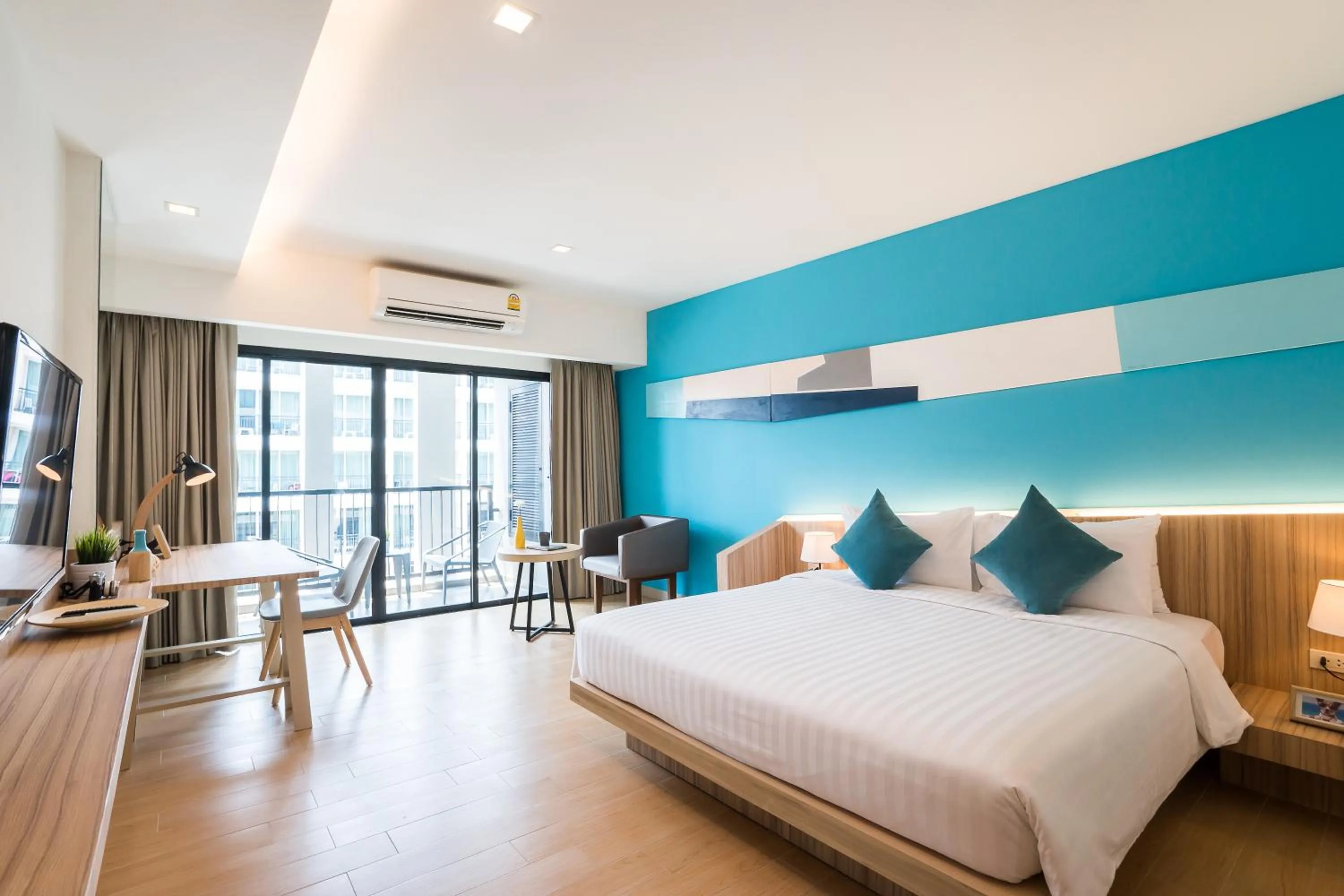 Deluxe Pool View in J Inspired Hotel Pattaya