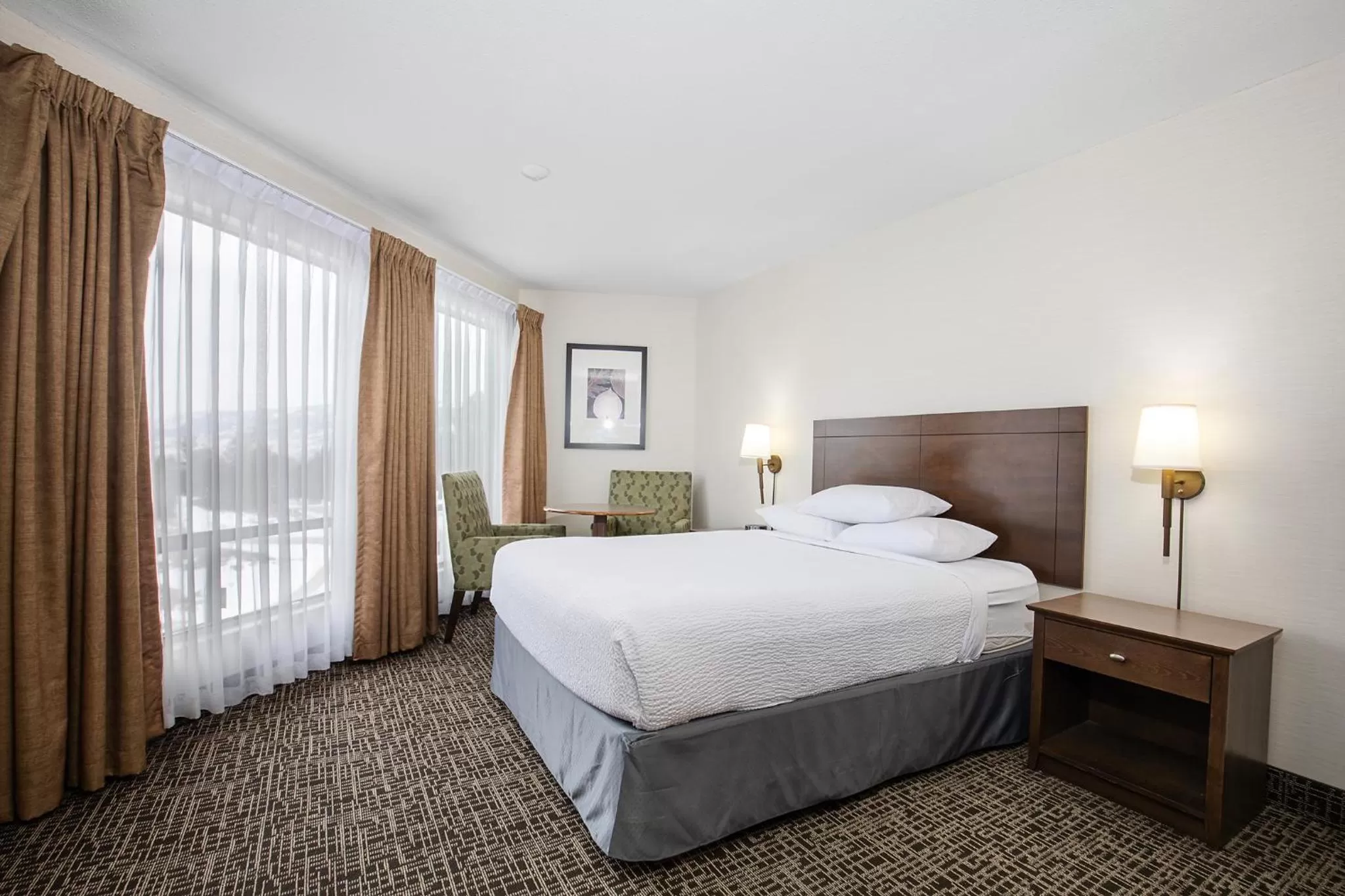 Queen Studio Suite - Non-Smoking in Ramada by Wyndham Kamloops