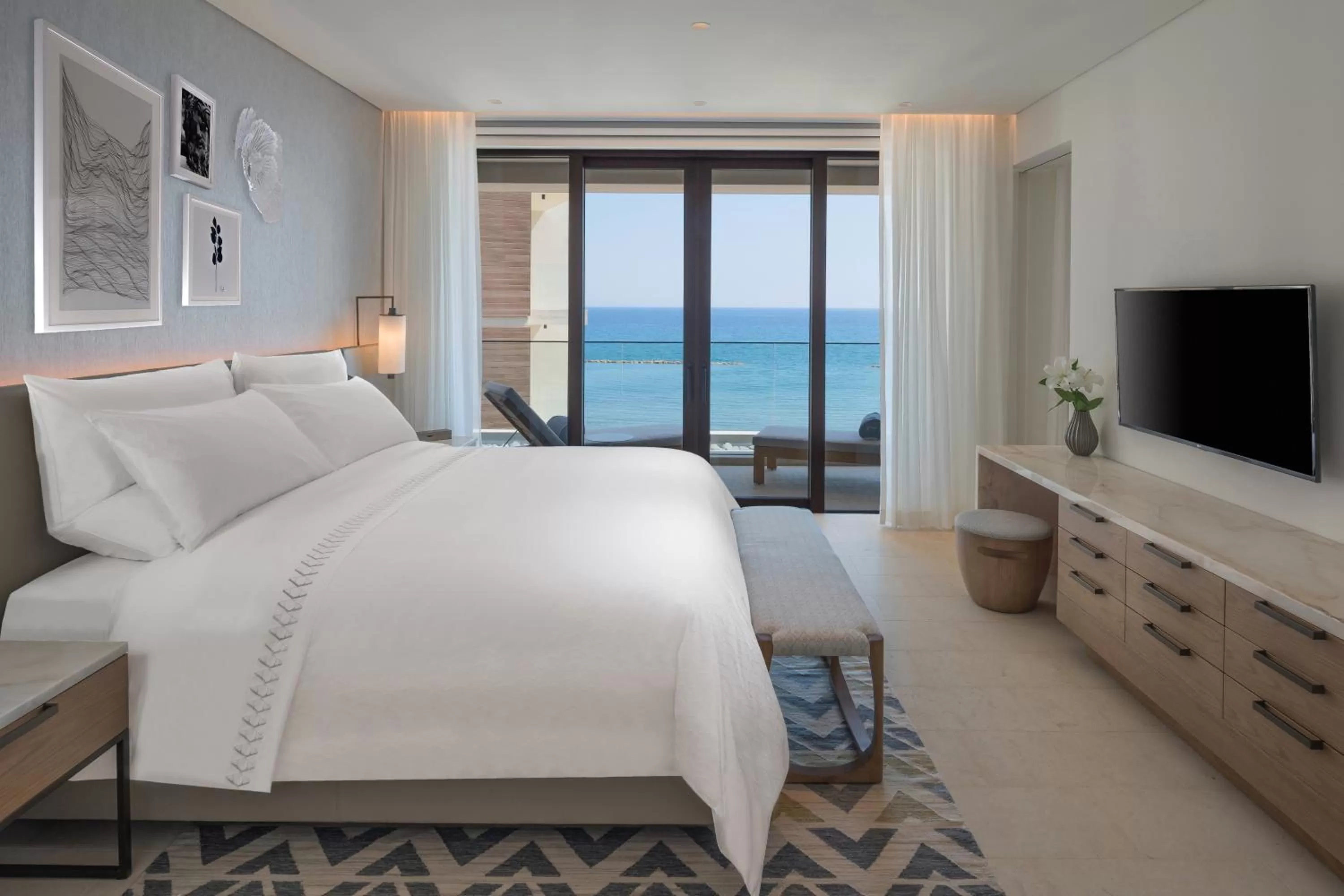 Grand Deluxe Seaview Suite in Amara - Sea Your Only View™