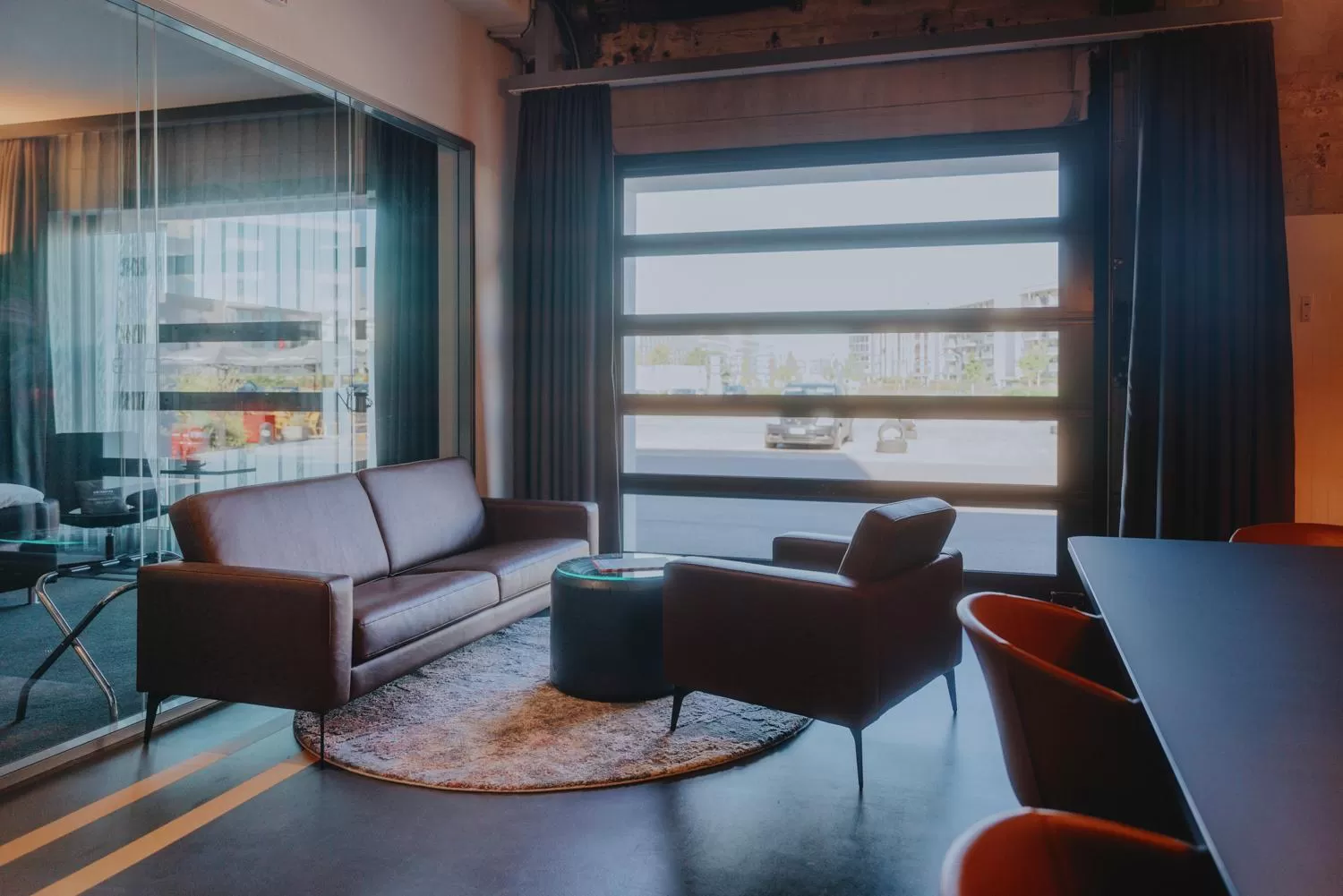 Living room in V8 Hotel Köln at MOTORWORLD