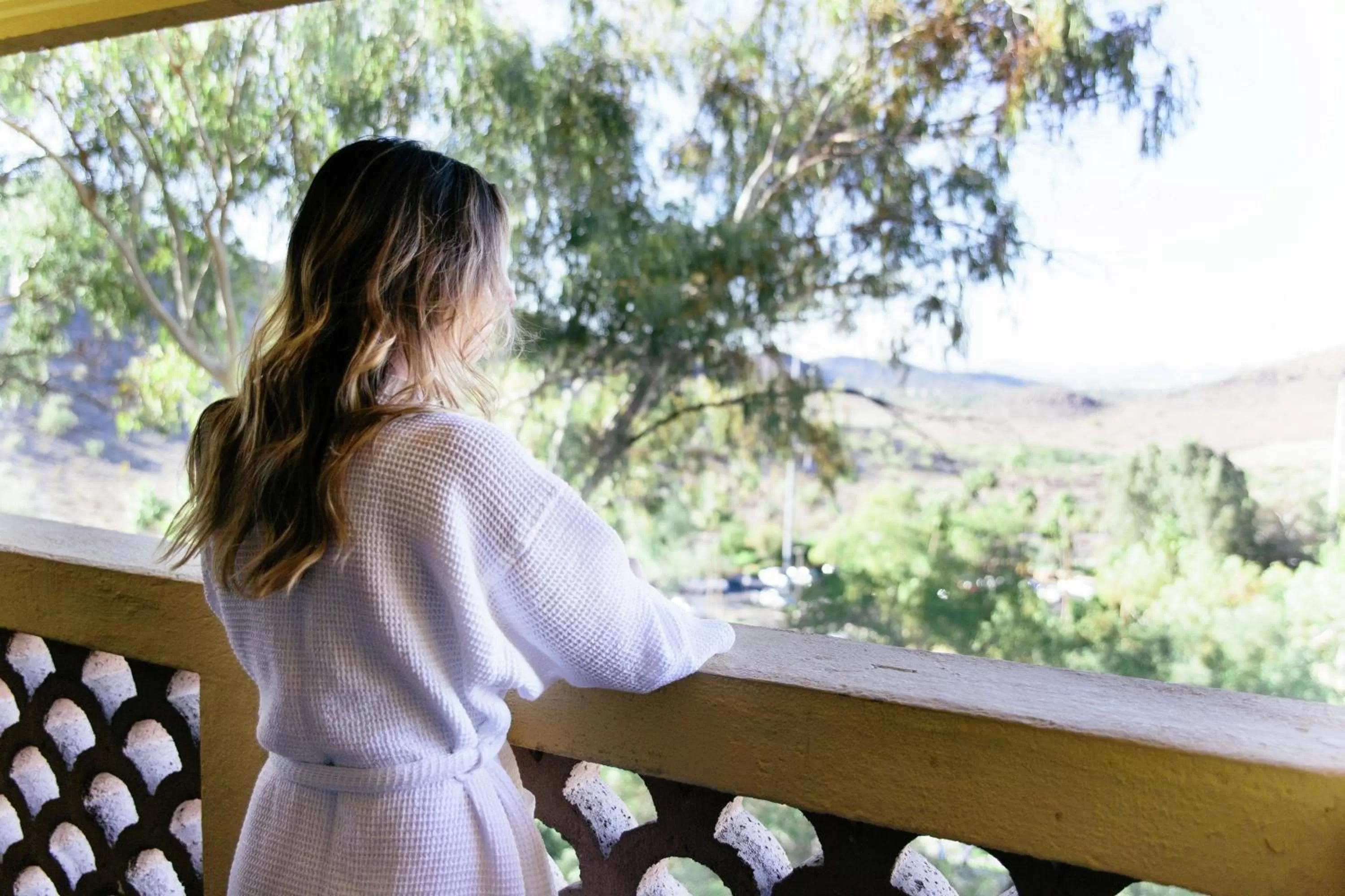 King Suite with View in Hilton Phoenix Tapatio Cliffs Resort