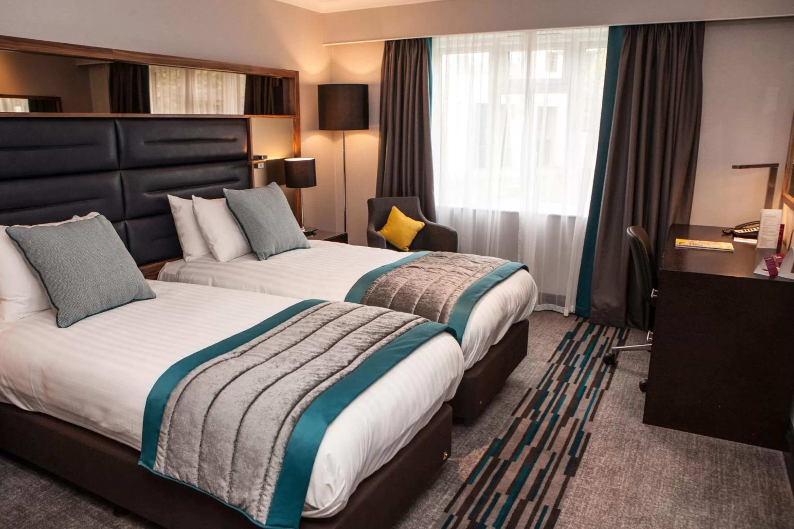 King Room in Elite Venue Selection Felbridge - Gatwick