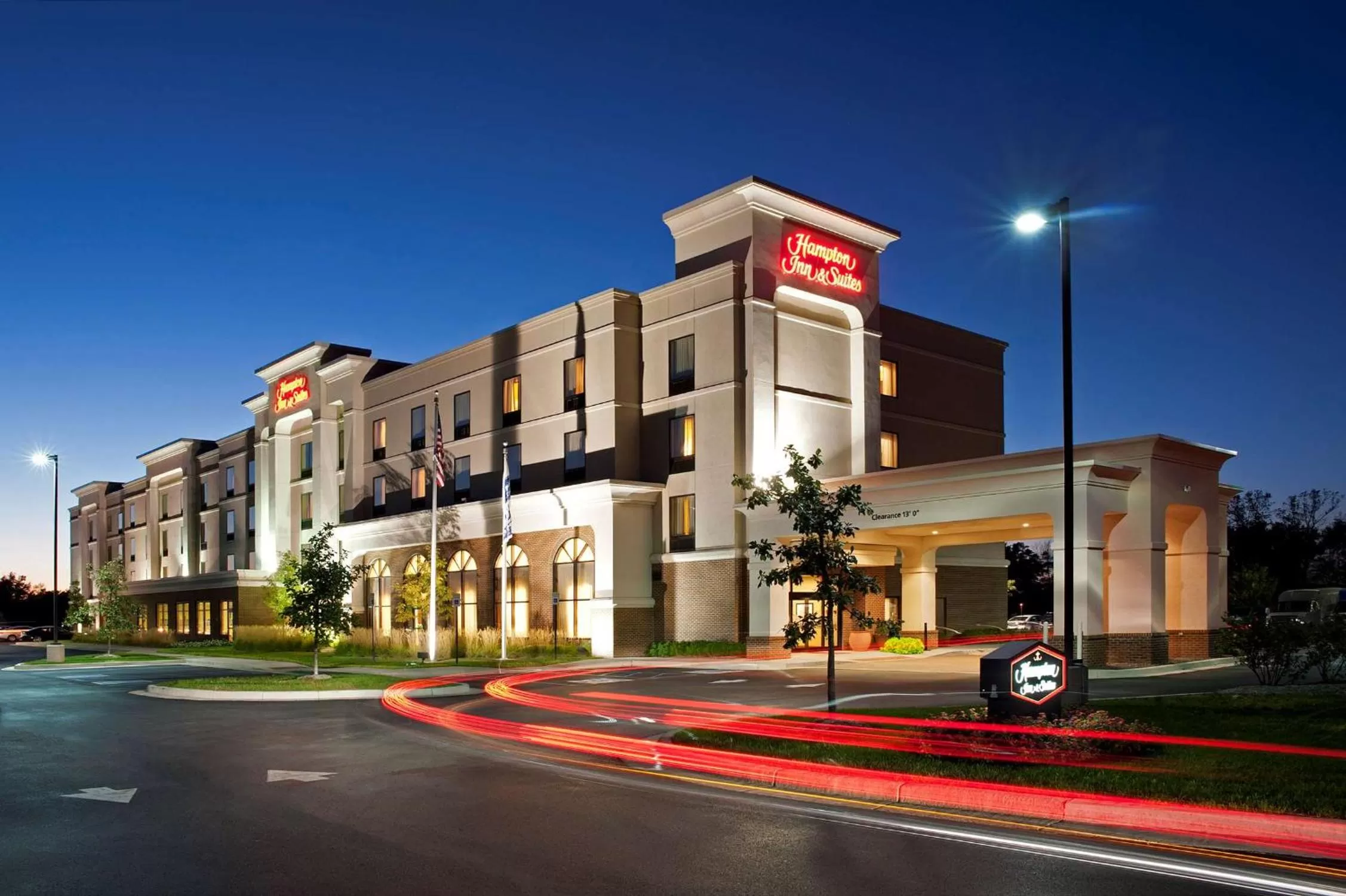 Hampton Inn & Suites Indianapolis-Airport