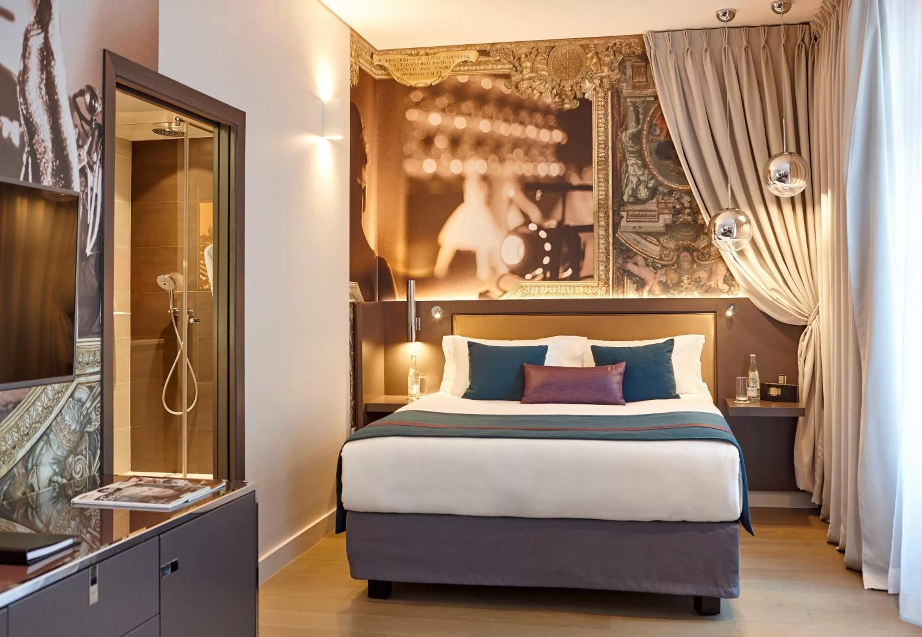 Premium Queen Room with sofa bed in Hotel Indigo Paris - Opera by IHG