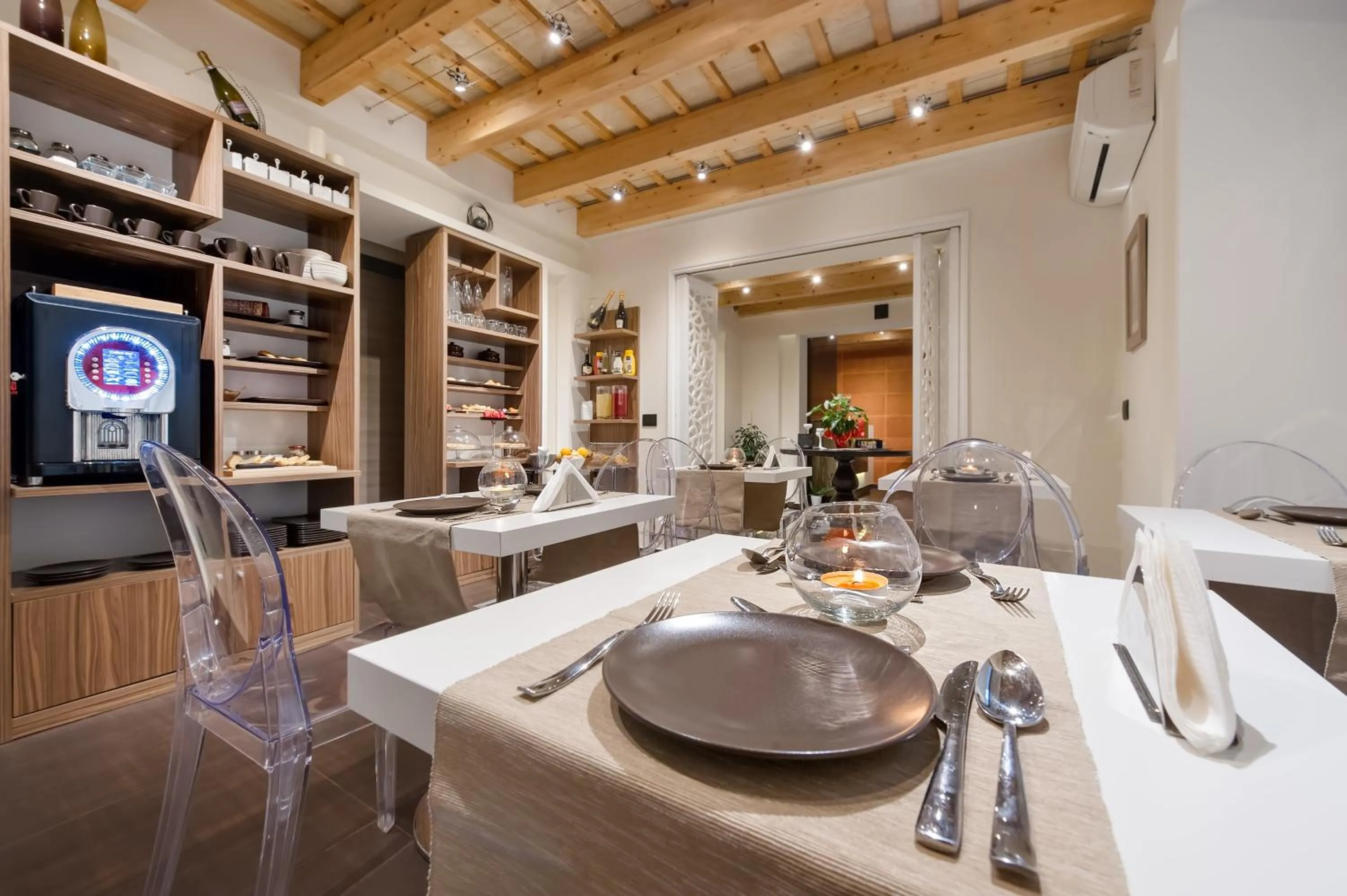 Lounge or bar in Hotel Trapani In
