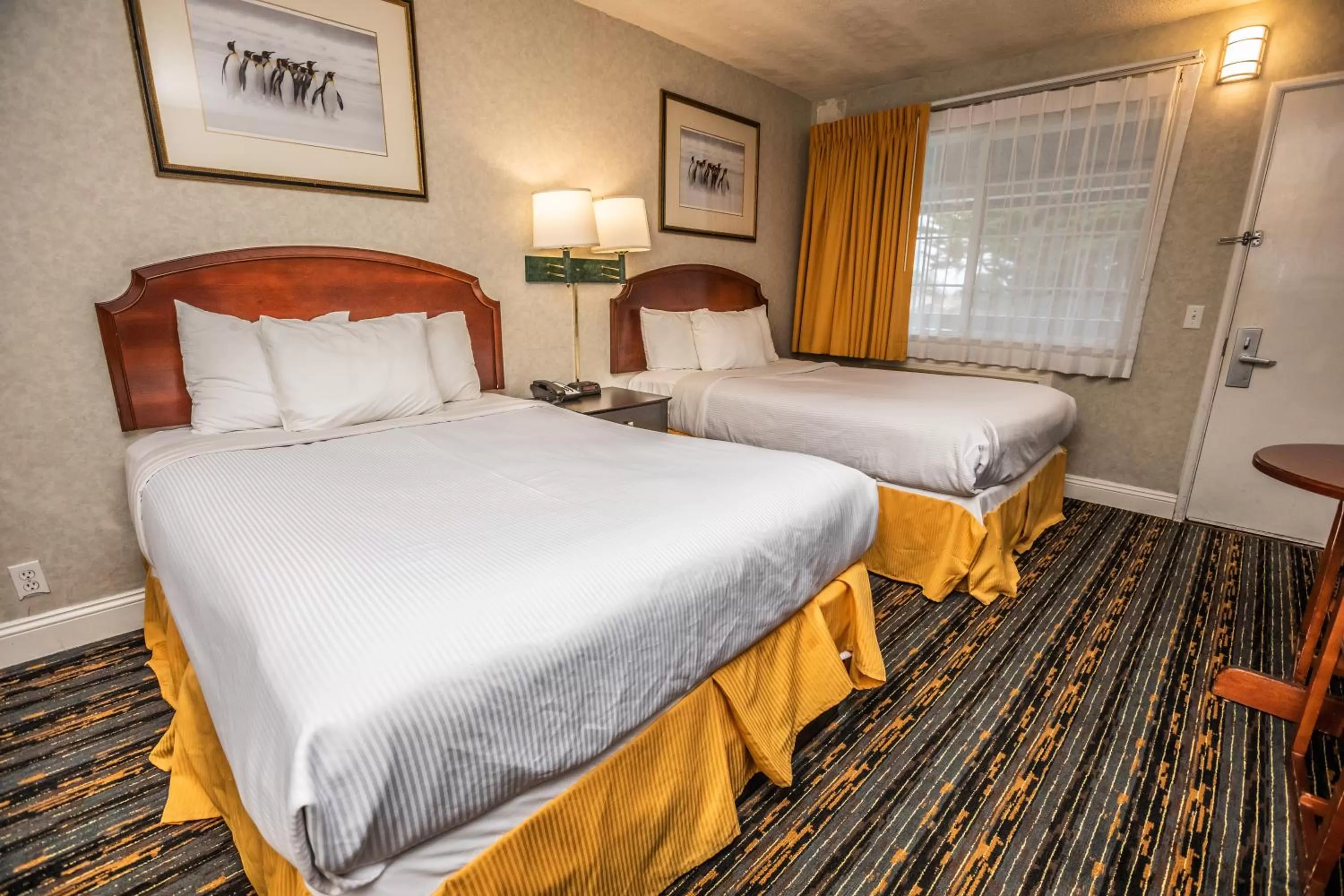 Double Room with Two Double Beds in Pelican Inn