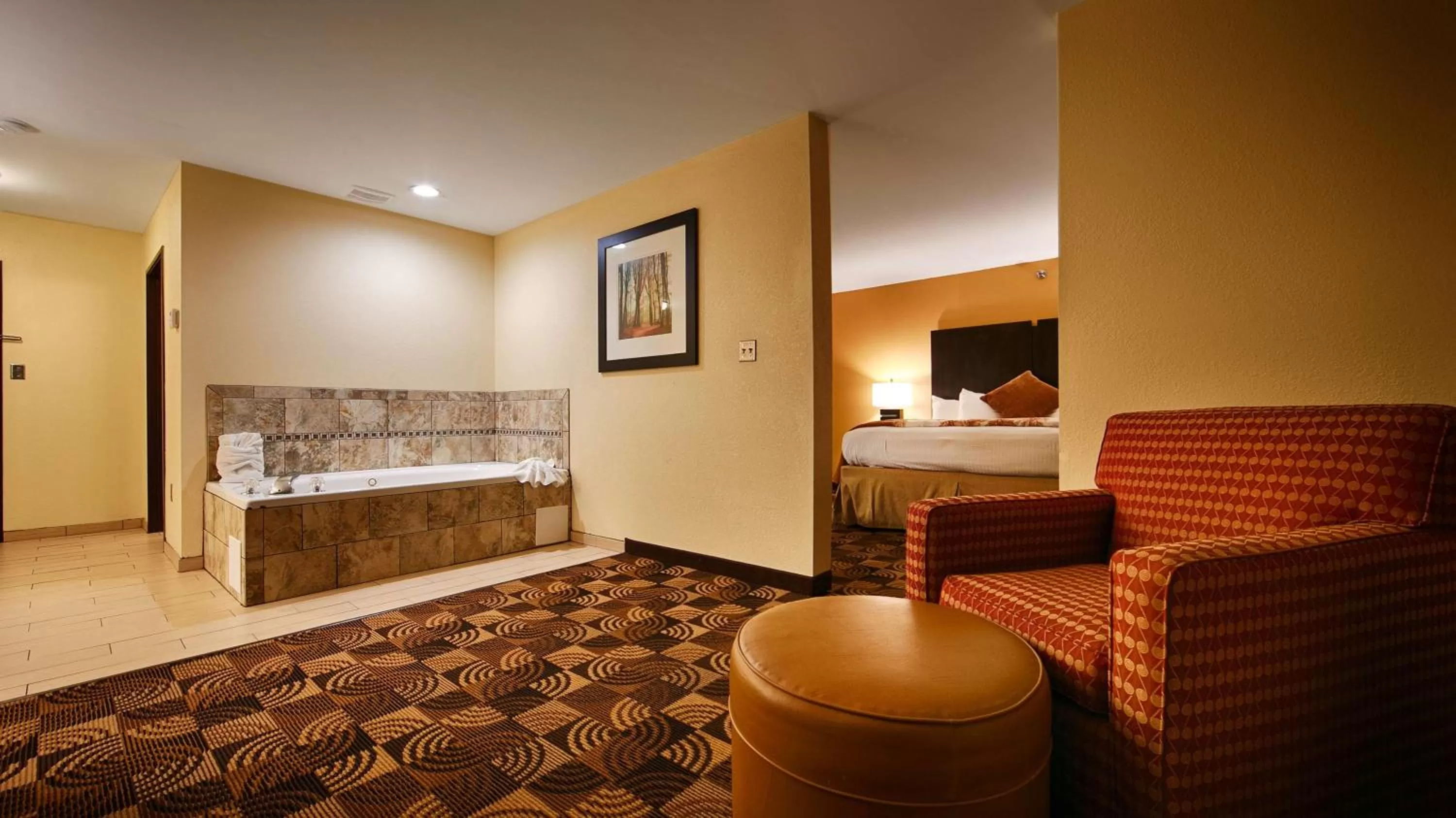 King Suite with Spa Bath - Non-Smoking in Best Western Plus Whitewater Inn