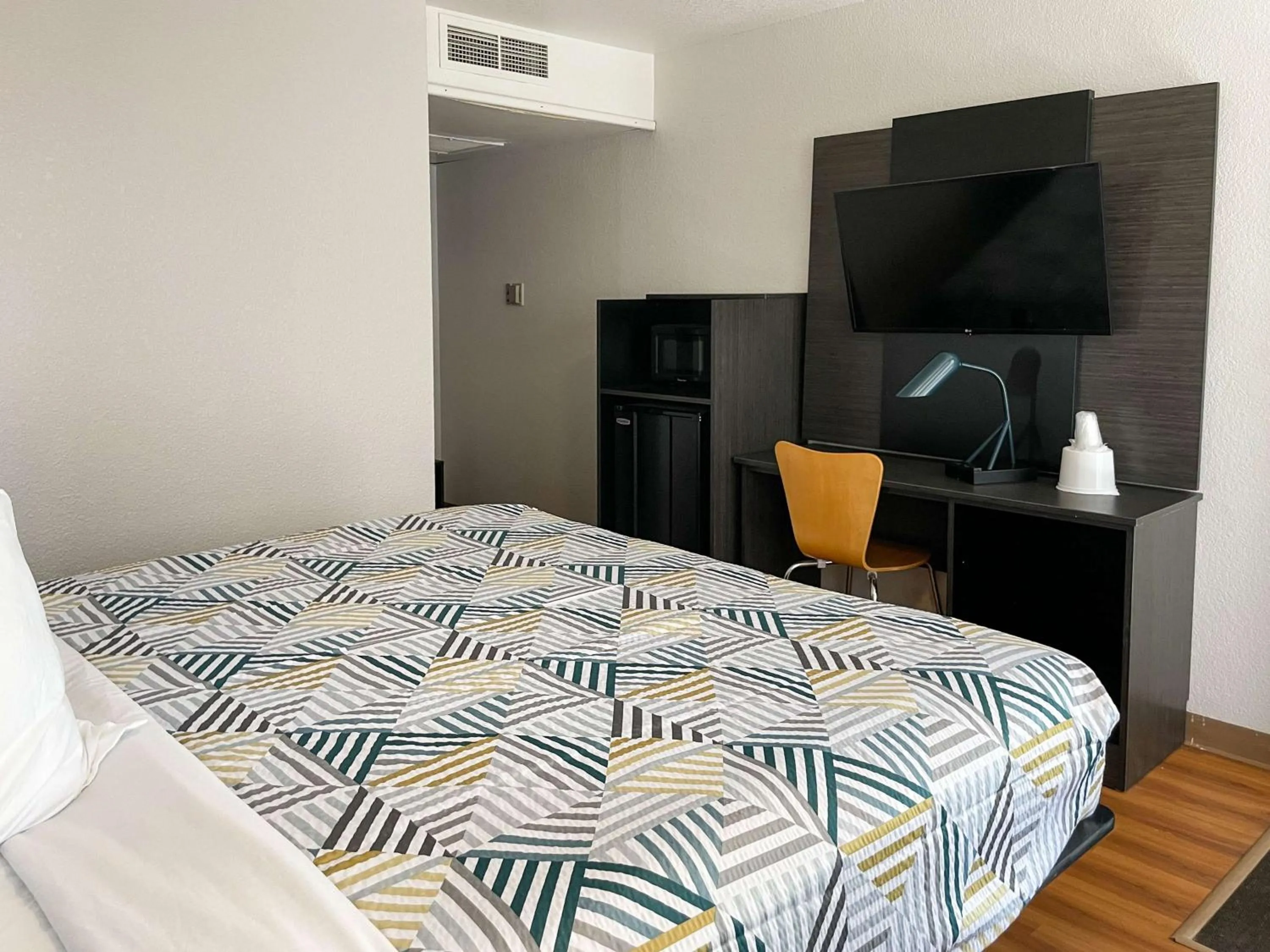 King Room - Disability Access in Motel 6 Cheyenne