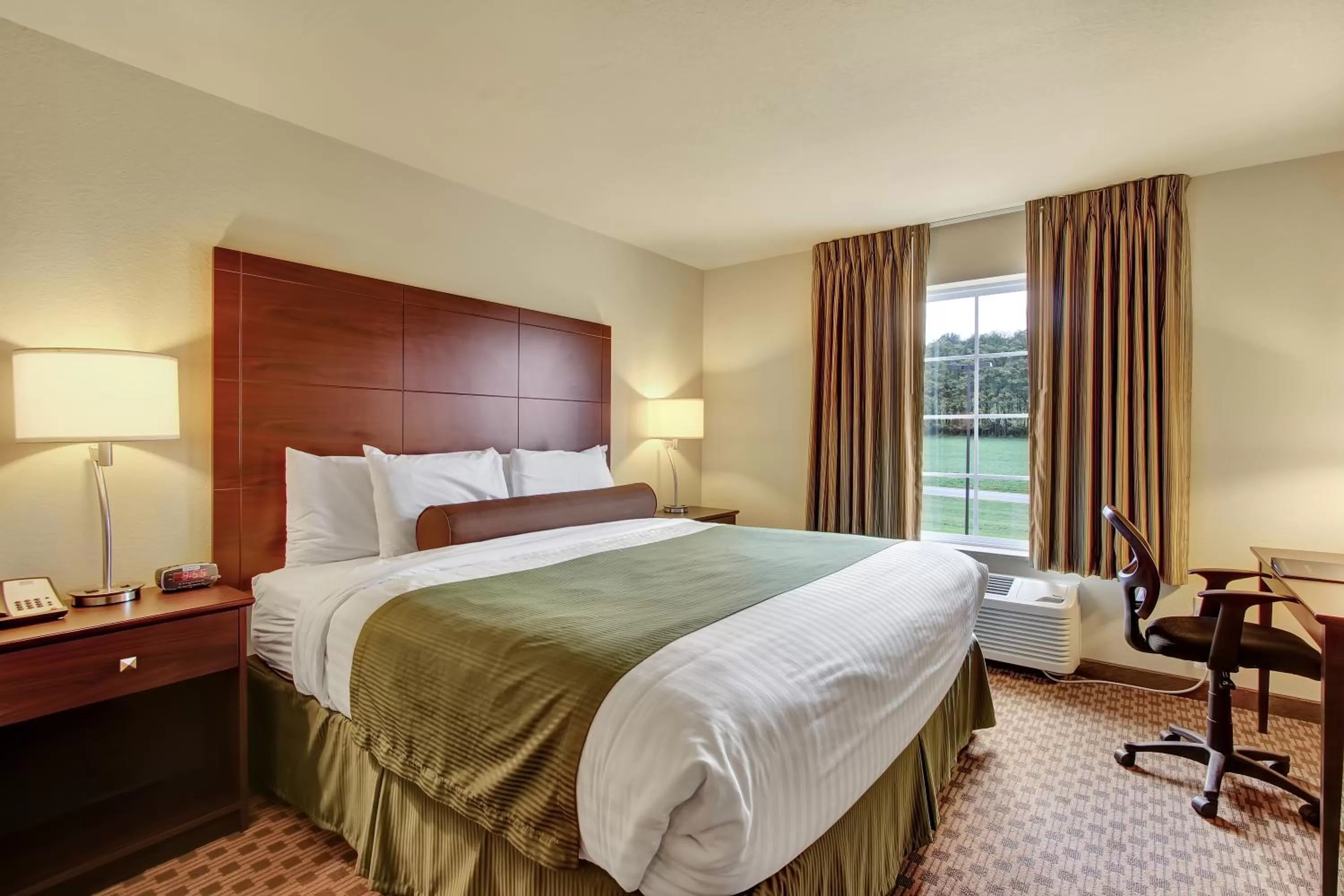 King Studio with Sofa Bed in Cobblestone Hotel & Suites - Waynesboro