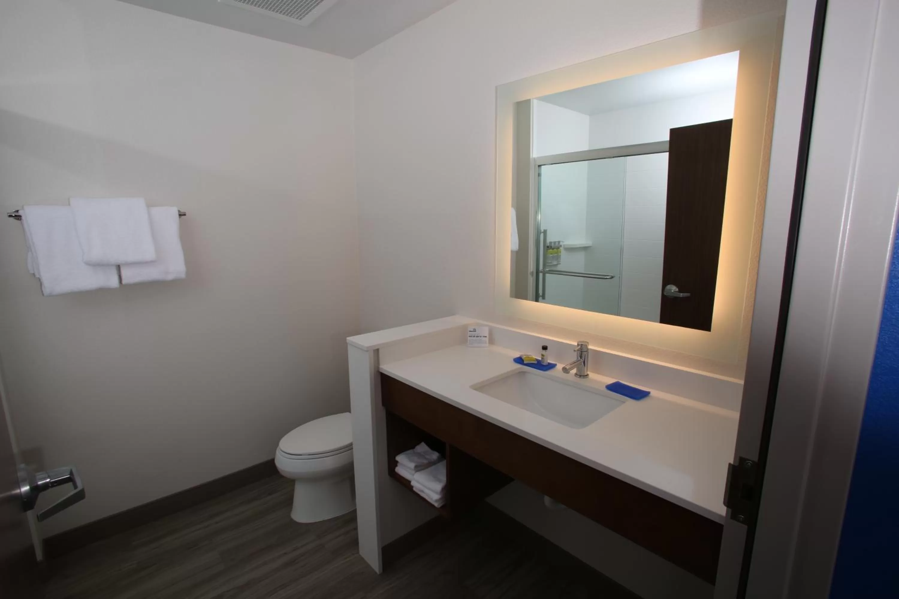 Standard Room in Holiday Inn Express - McCook by IHG