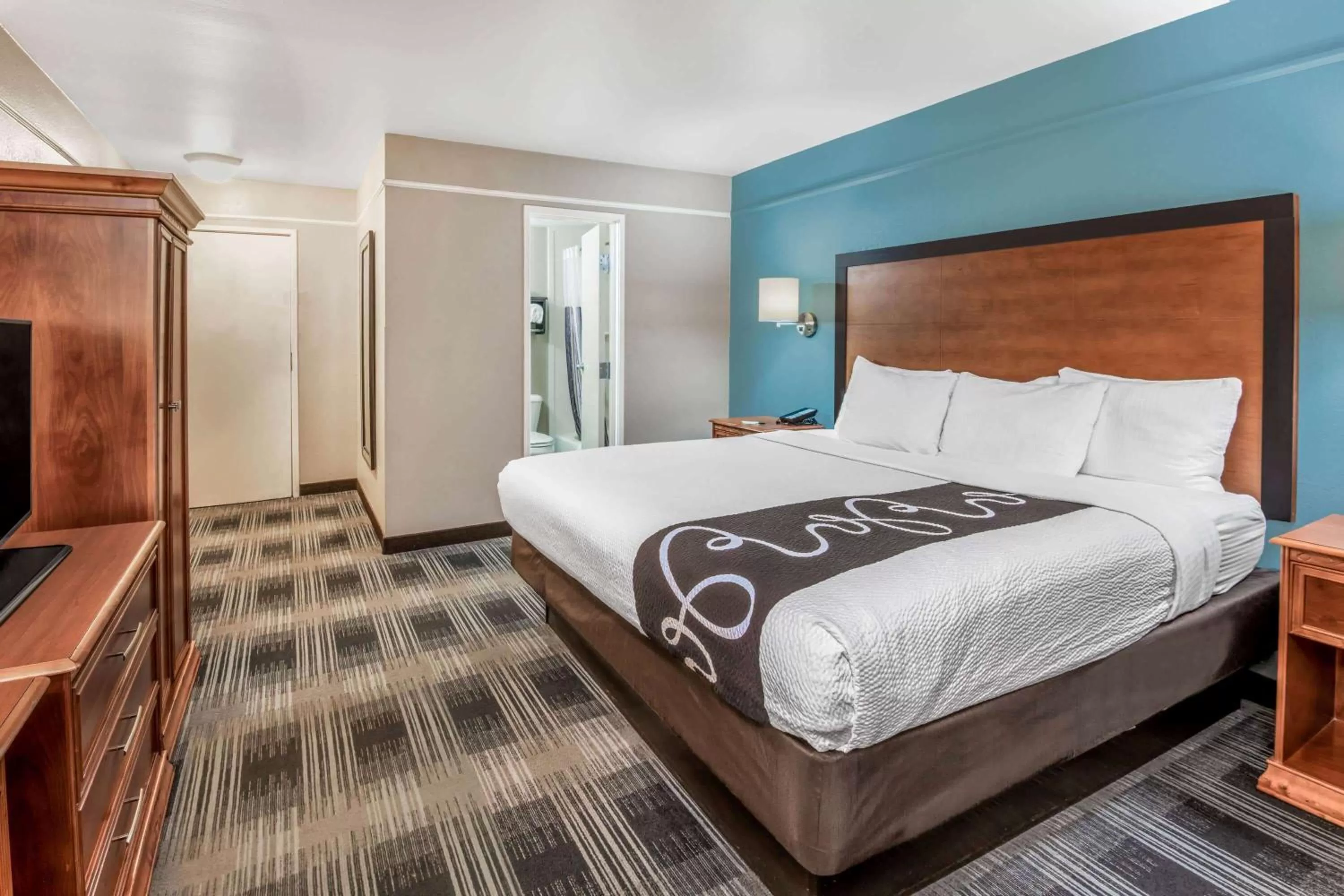 Deluxe King Room in La Quinta Inn by Wyndham San Antonio Brooks City Base