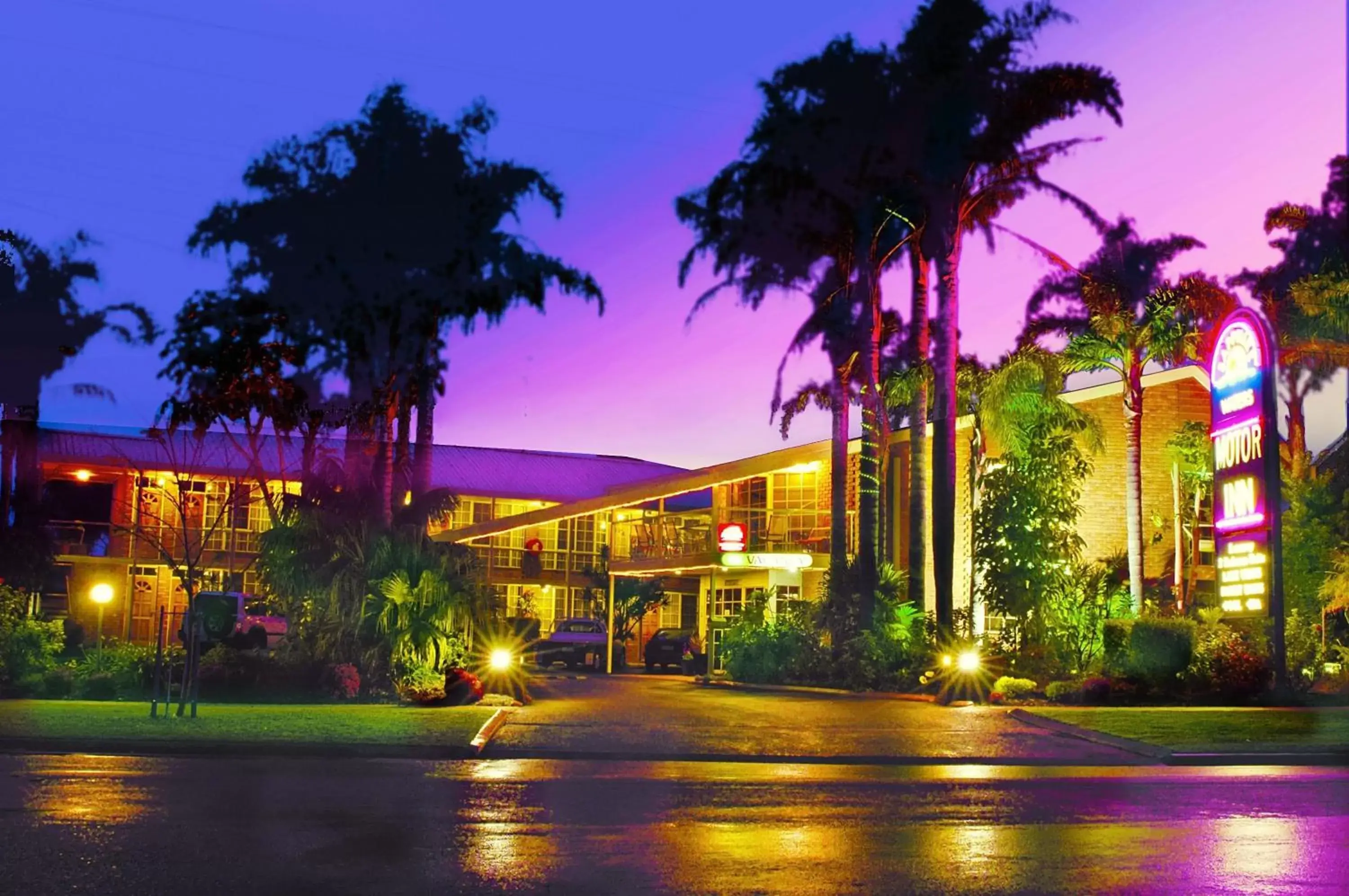 Sapphire Waters Motor Inn Sapphire Waters Motor Inn