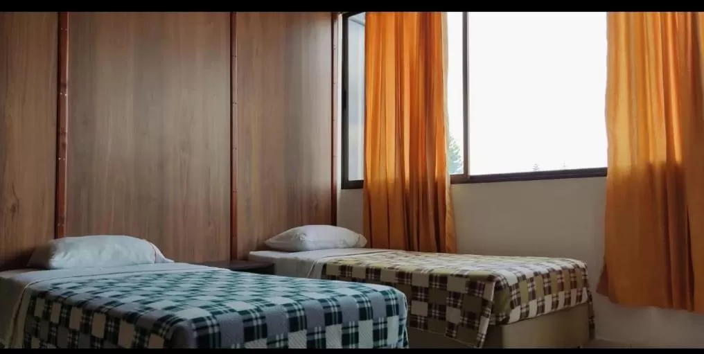 Standard Twin Room in Hotel Mónaco de Fusa