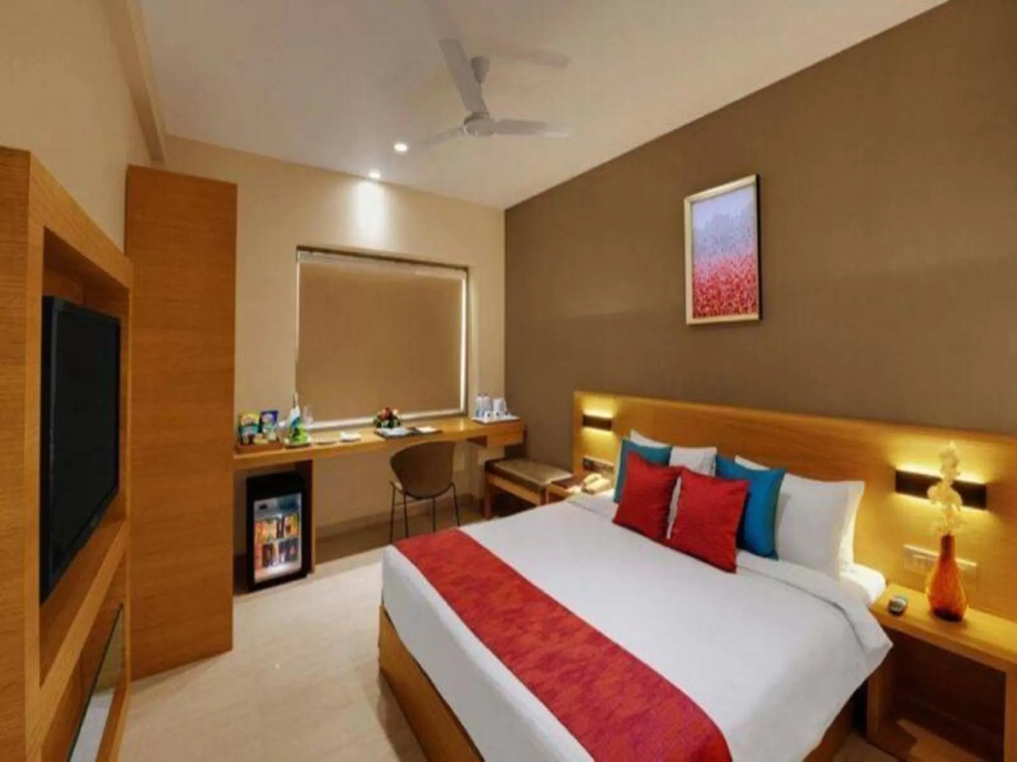 Premium Room - single occupancy - 10% off on Laundry, 10% off on F&B, Complimentary Drivers accommodations in Hotel Suba Elite Vadodara