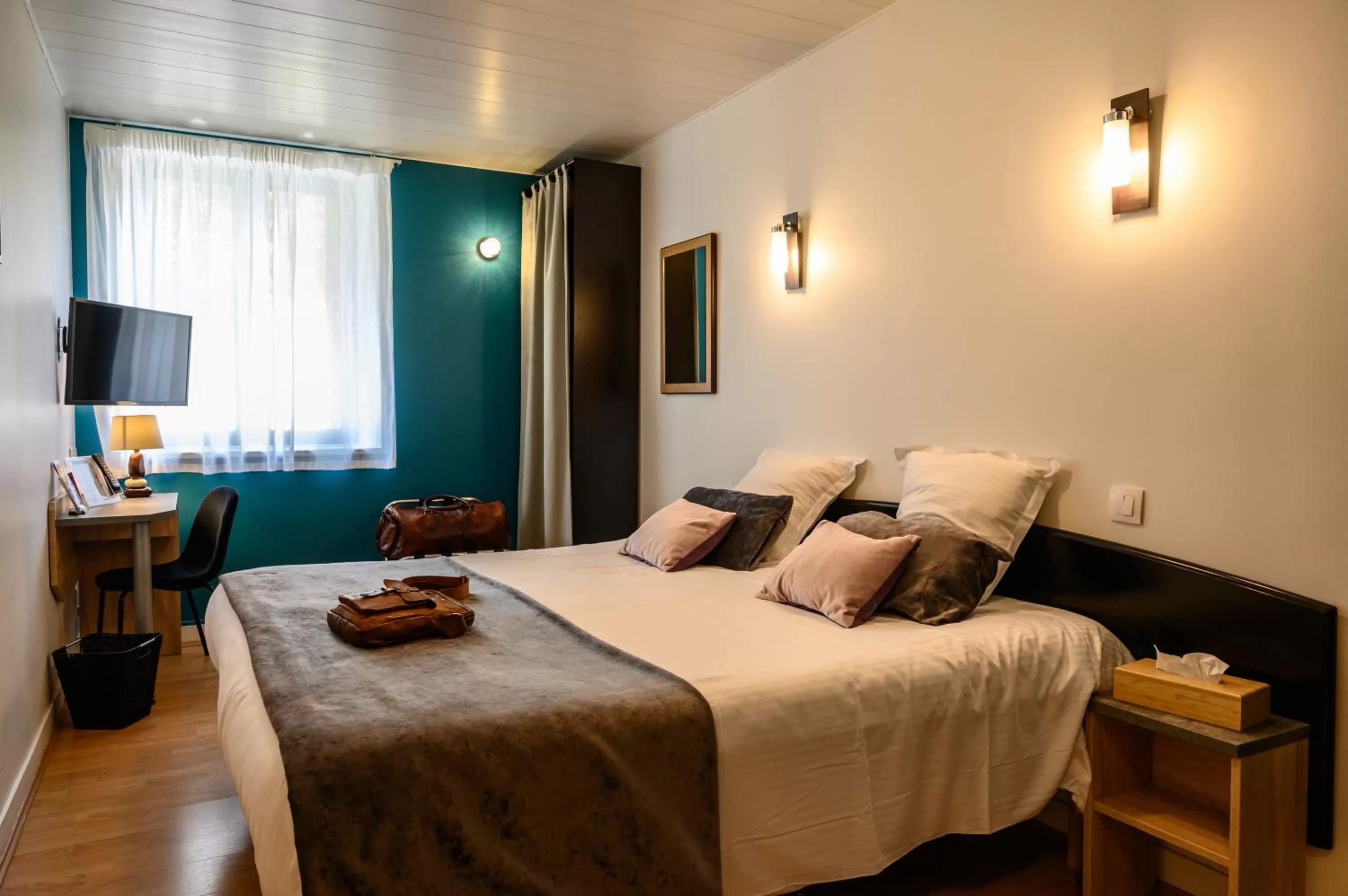 Double Room in Hôtel Le Bayeux