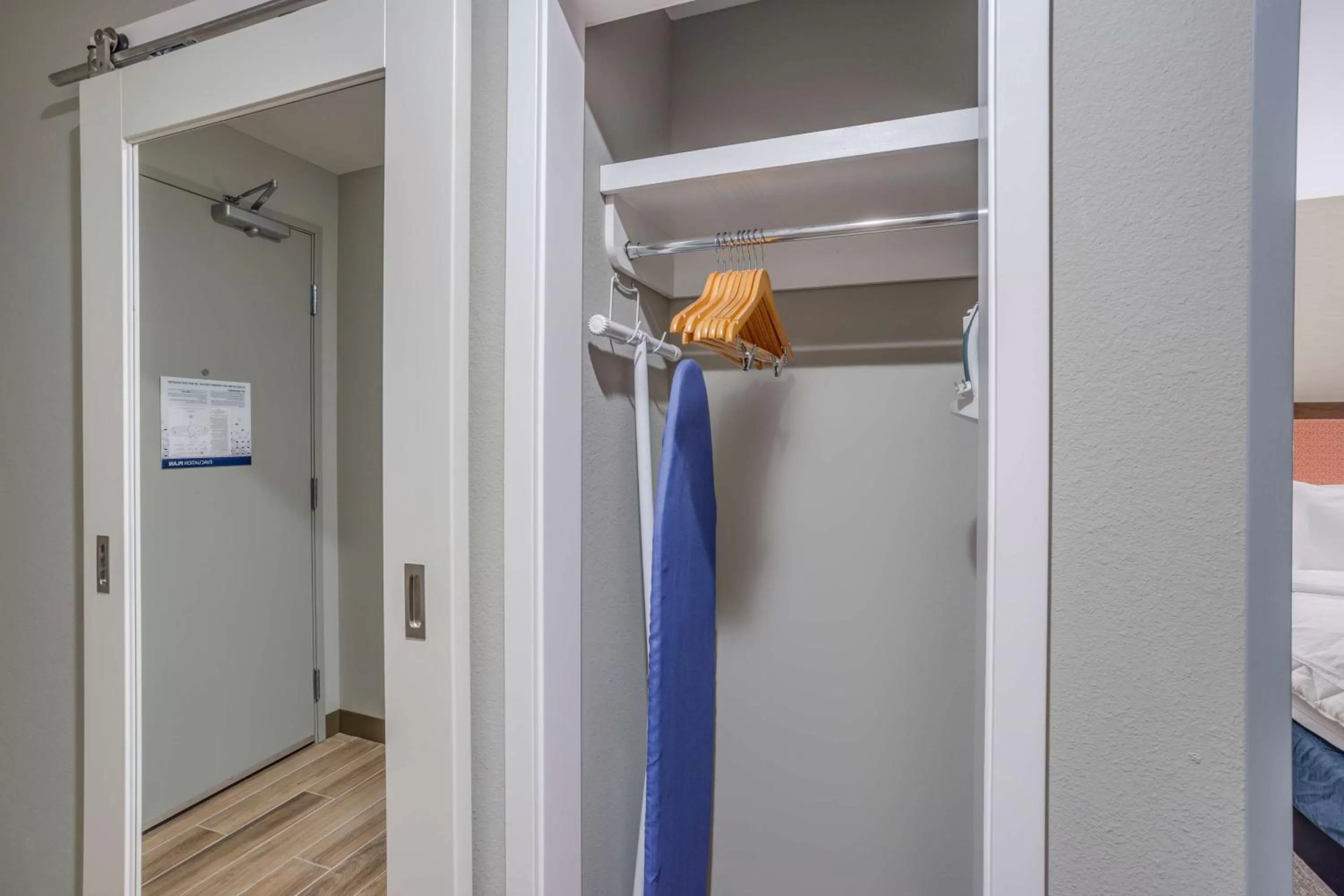 Queen Room with Two Queen Beds - Hearing Access/Non-Smoking in Hampton Inn Bedford In, In