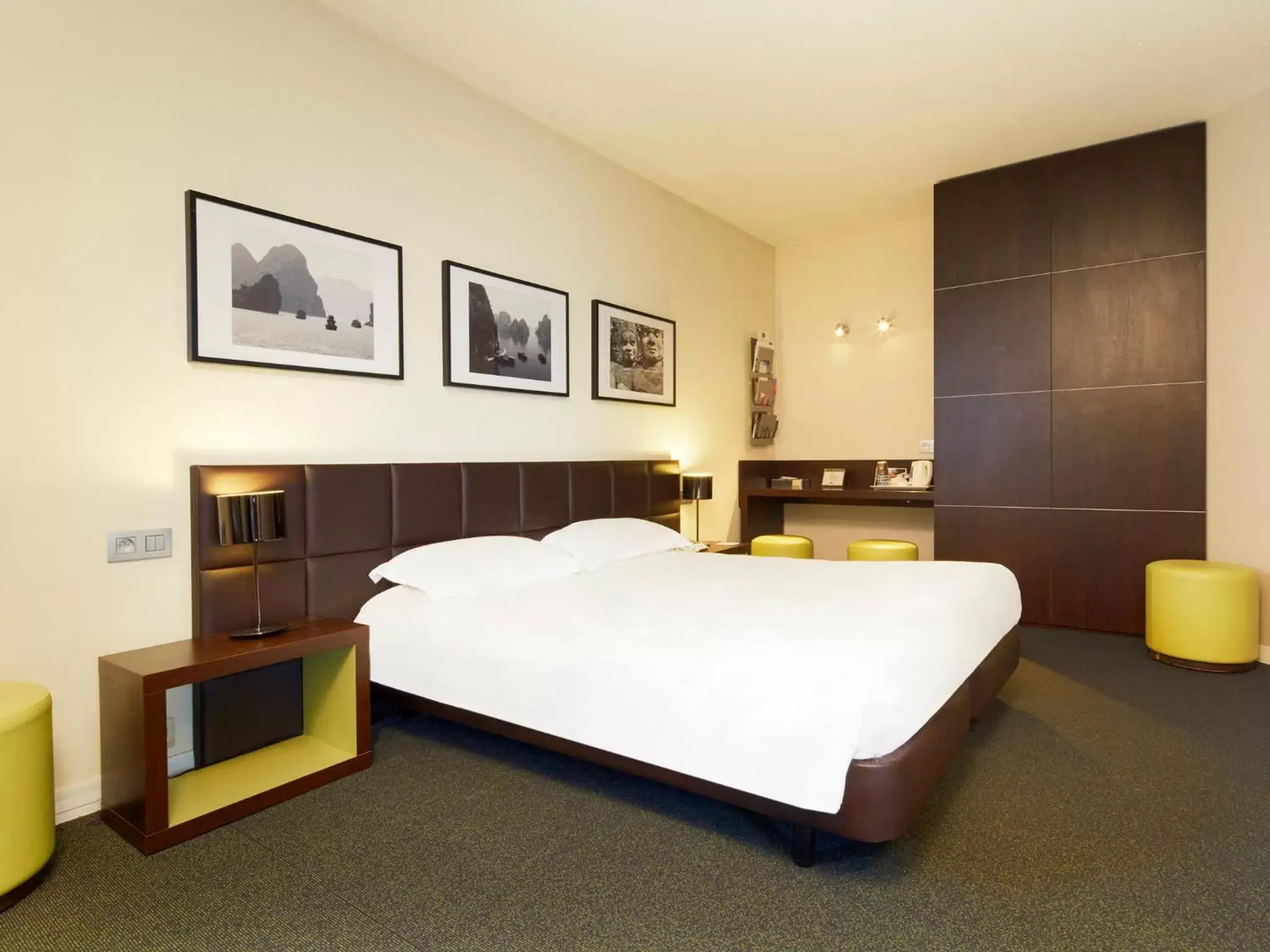 Kyriad Hôtel Orly Aéroport - Athis Mons Kyriad Hôtel Orly Aéroport - Athis Mons