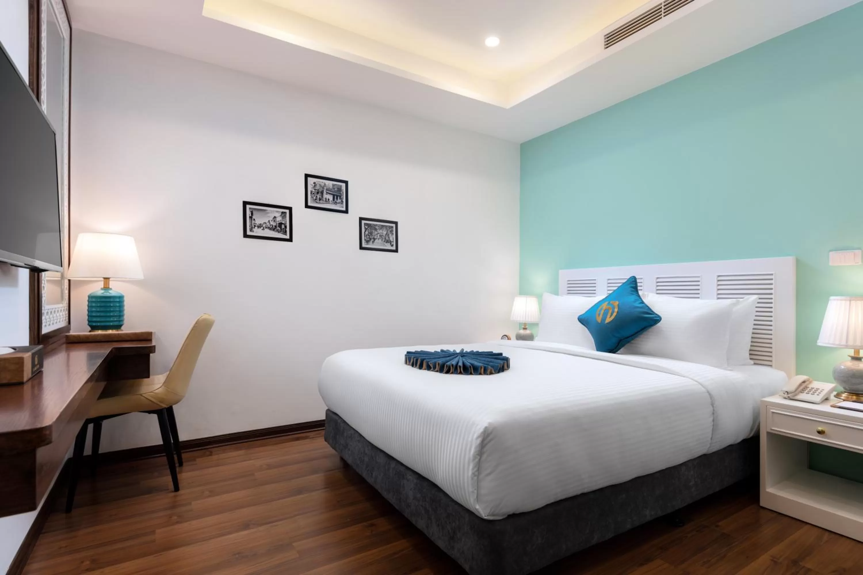 Deluxe Double or Twin Room in Minasi HanoiOi Lakeside Hotel