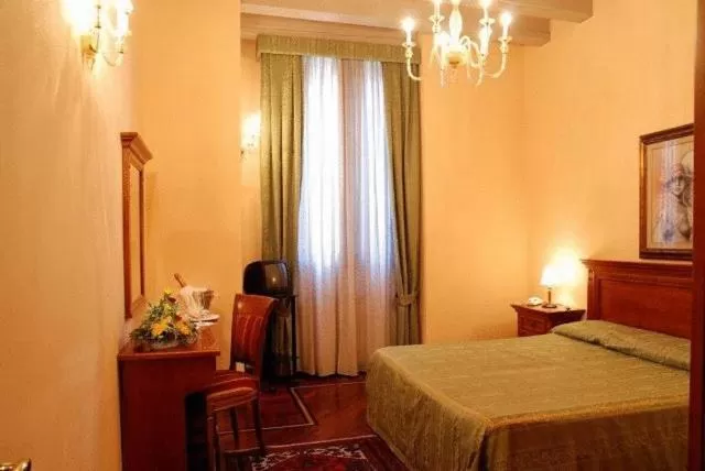 Double or Twin Room - single occupancy in Hotel Aldo Moro