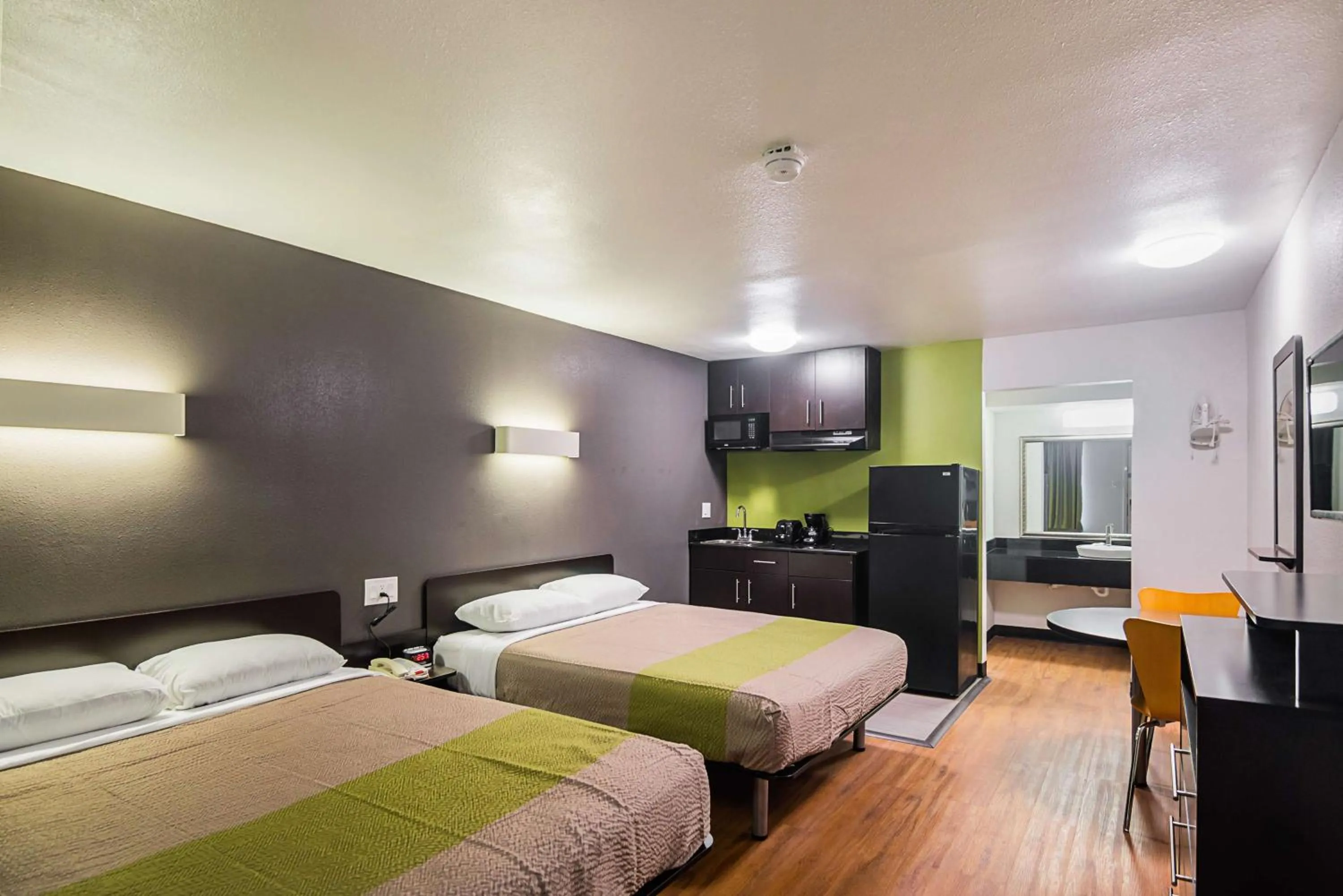 Deluxe Queen Room with Two Queen Beds - single occupancy - Non-Smoking in Studio 6-Tyler, TX