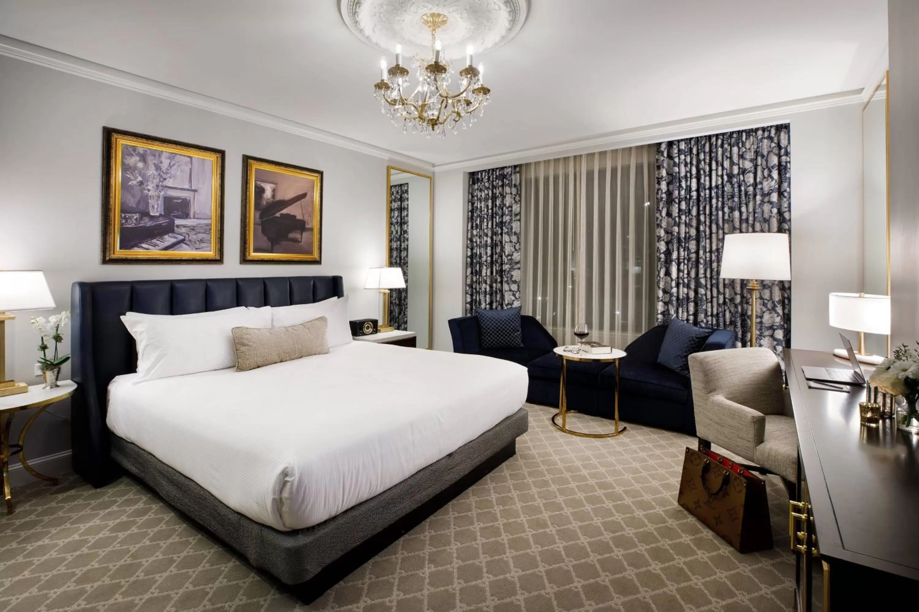 King Room - Hearing Accessible in Hotel Carmichael, Autograph Collection