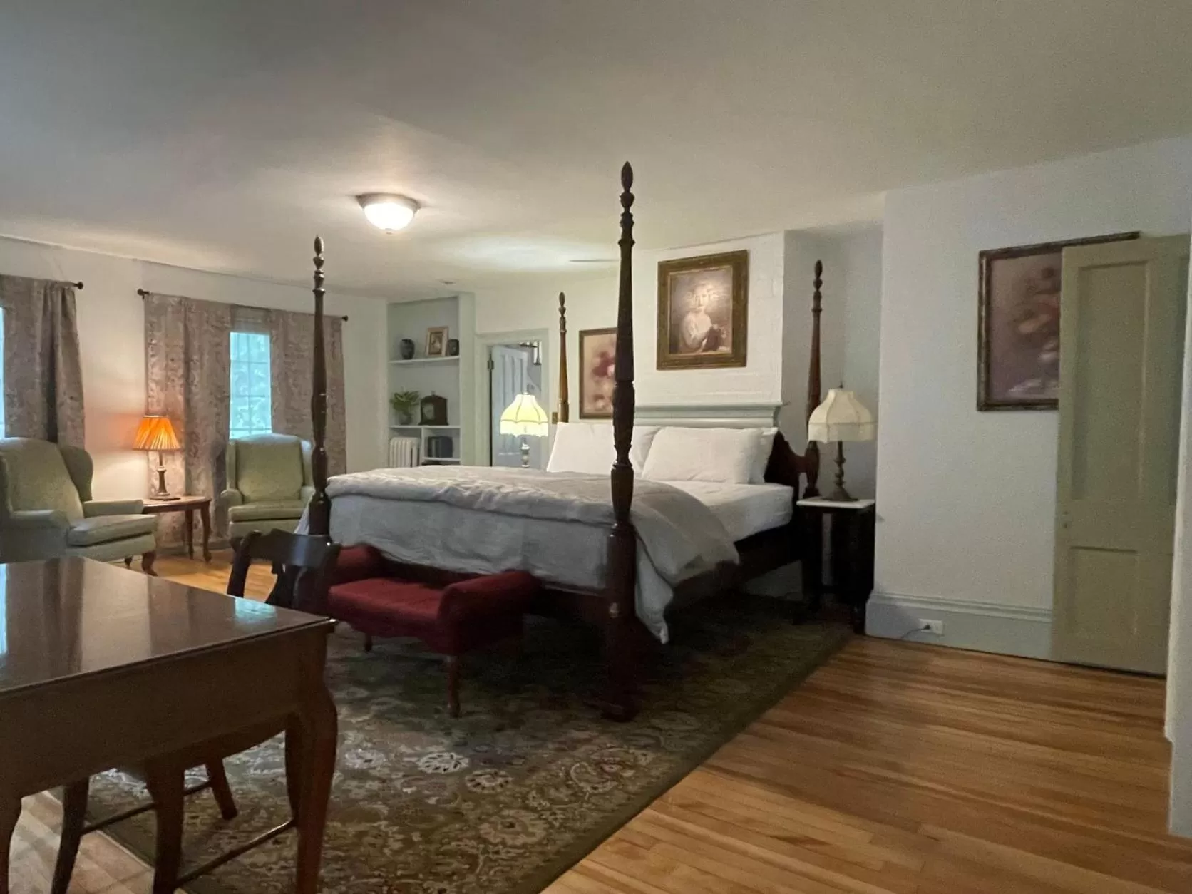 Deluxe King Suite in Arlington Inn & Spa