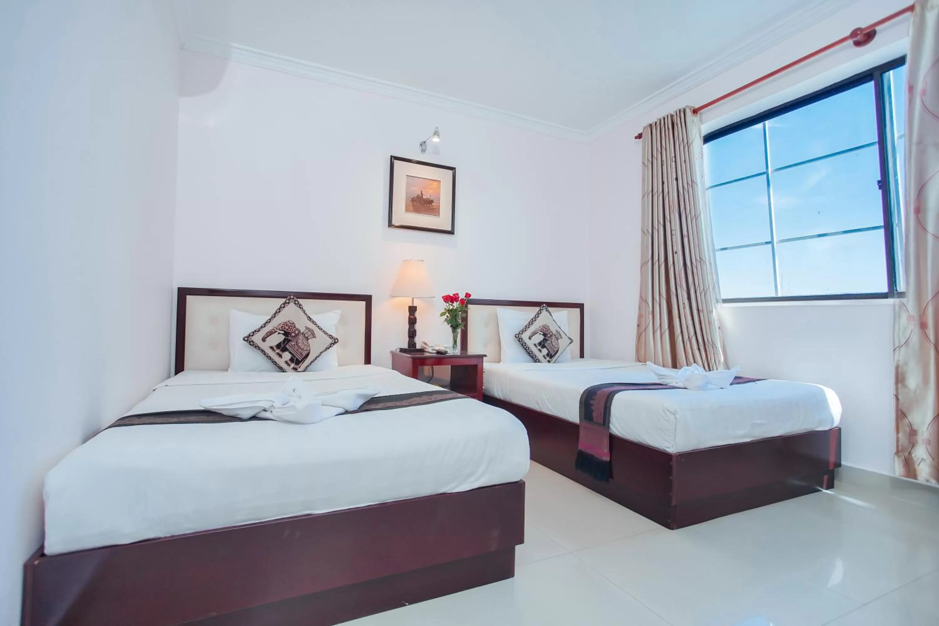 Standard Twin Room in Silver Mounts Hotel