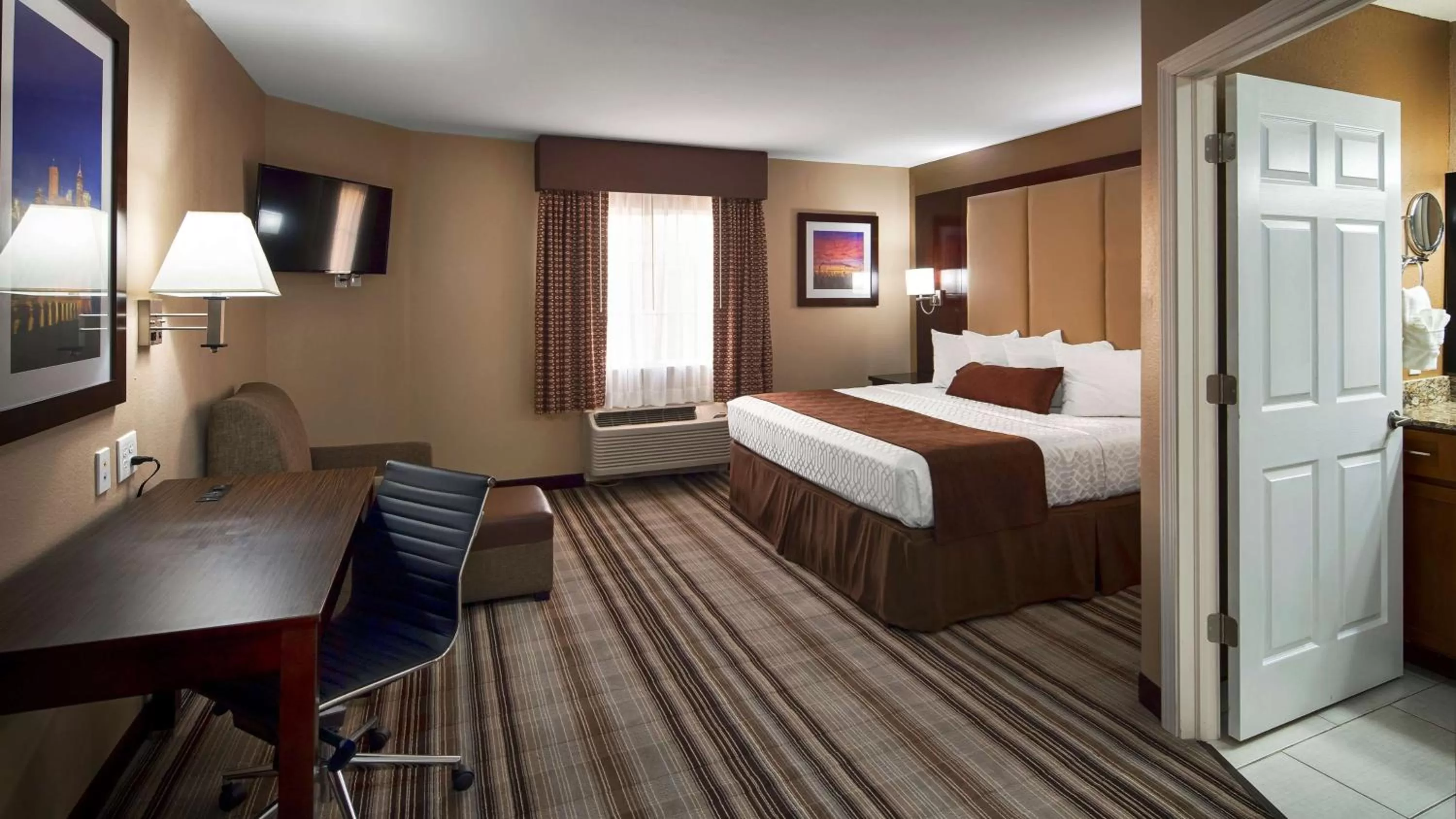 King Room - Non-Smoking in Best Western Plus Crawfordsville Hotel