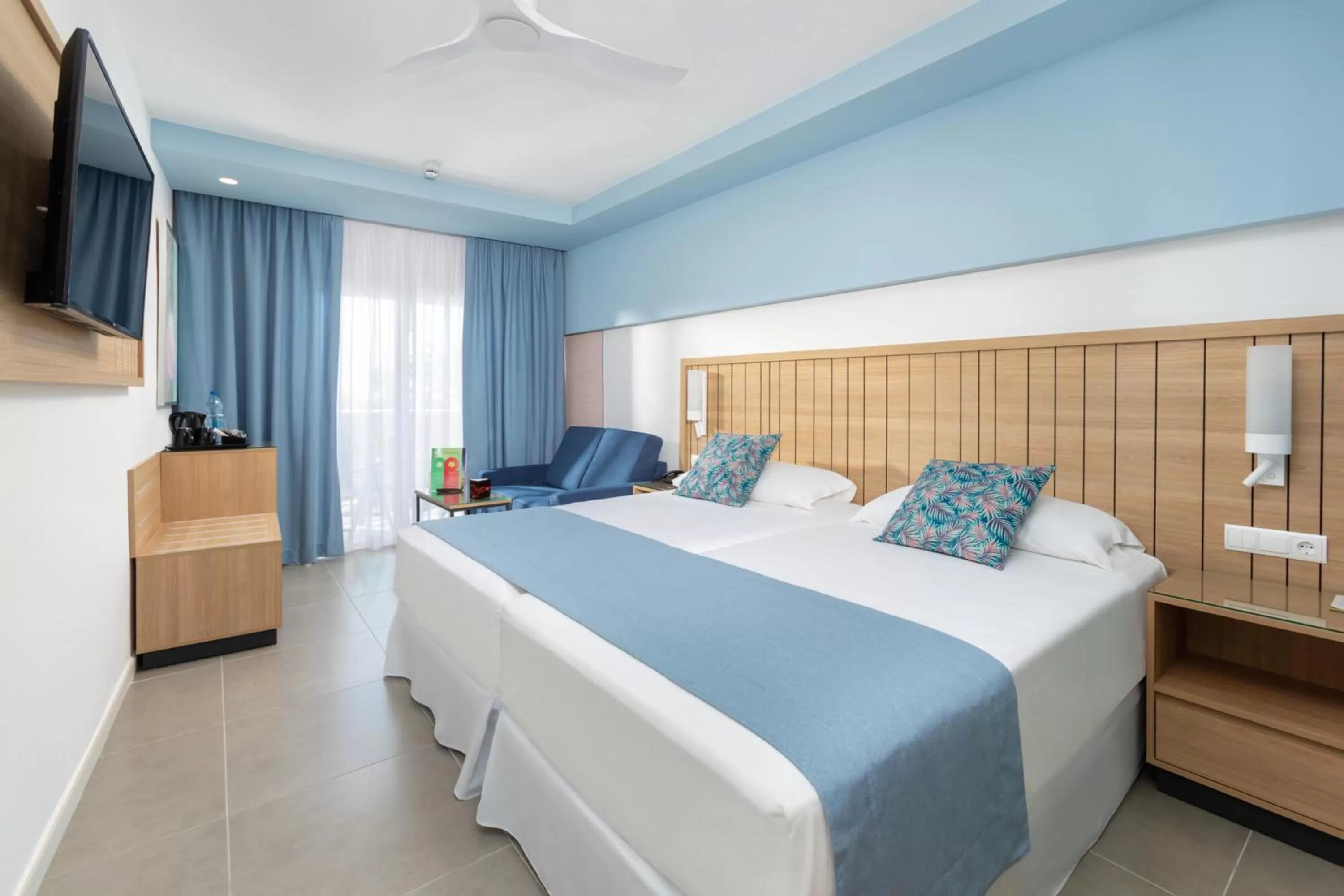 Double Room with Balcony in Hotel Riu Palace Palmeras - All Inclusive