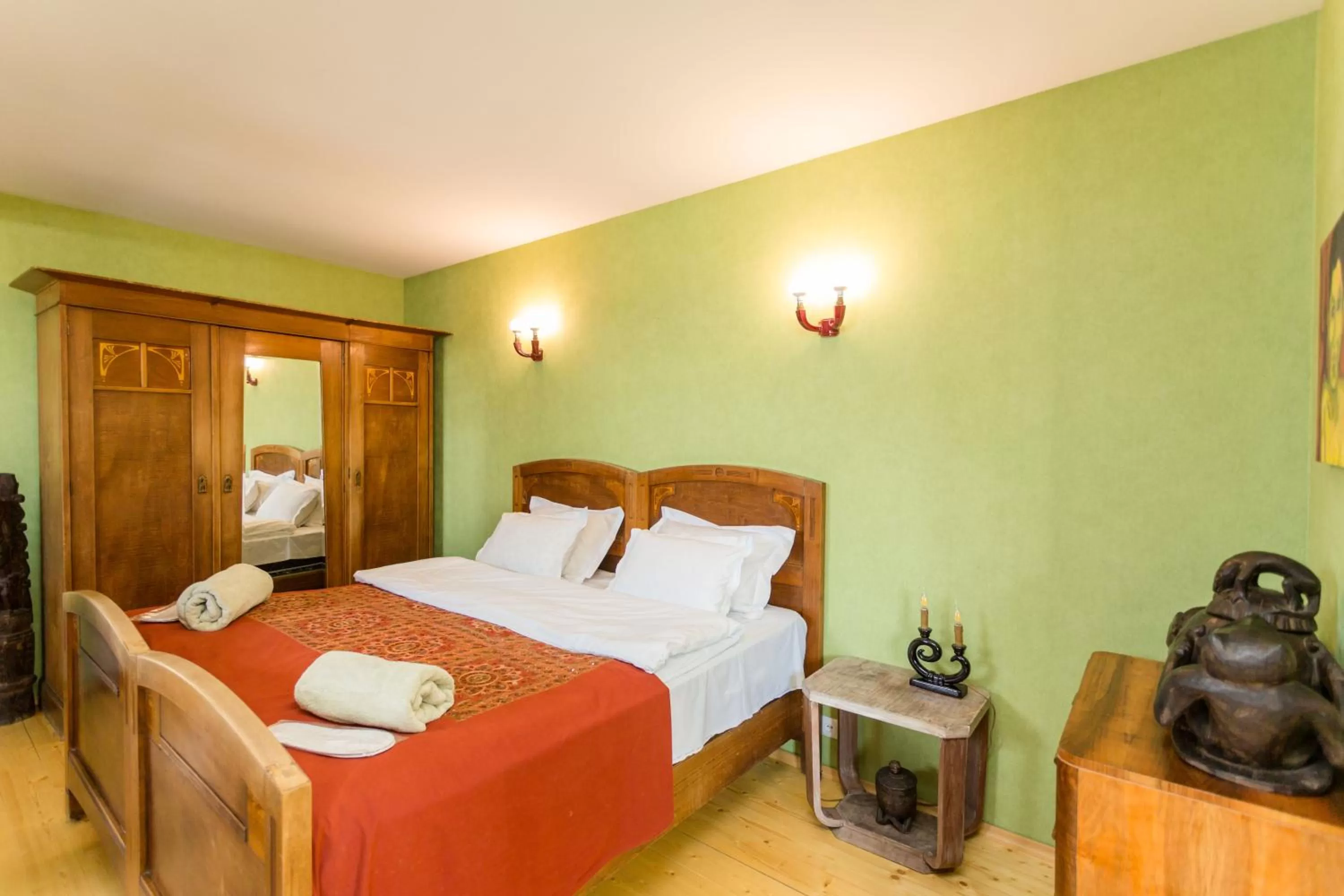 Studio Apartment with Balcony under the Castle in Castle in Old Town