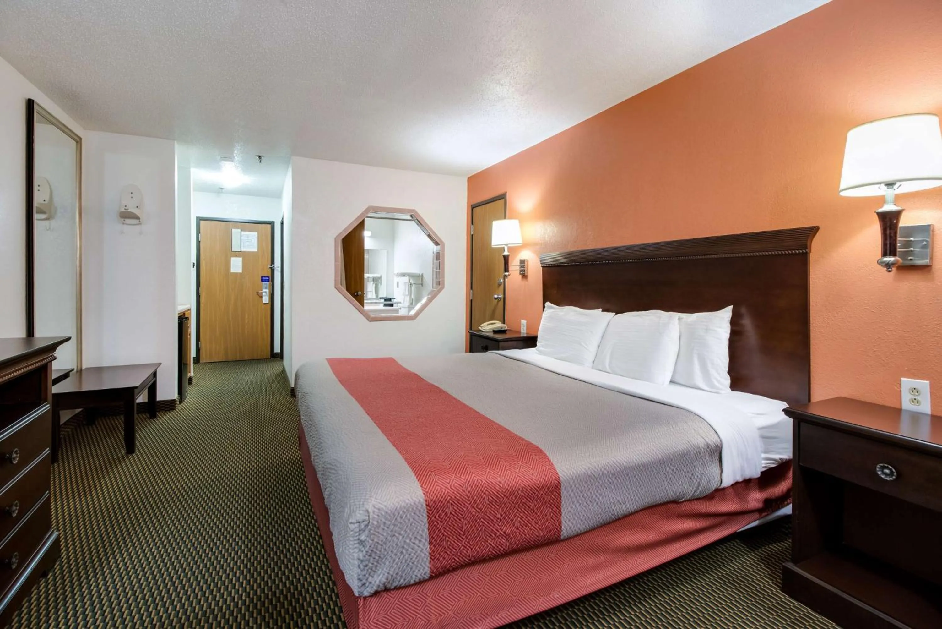 King Room - Disability Access - Non-Smoking in Motel 6-Marion, IL