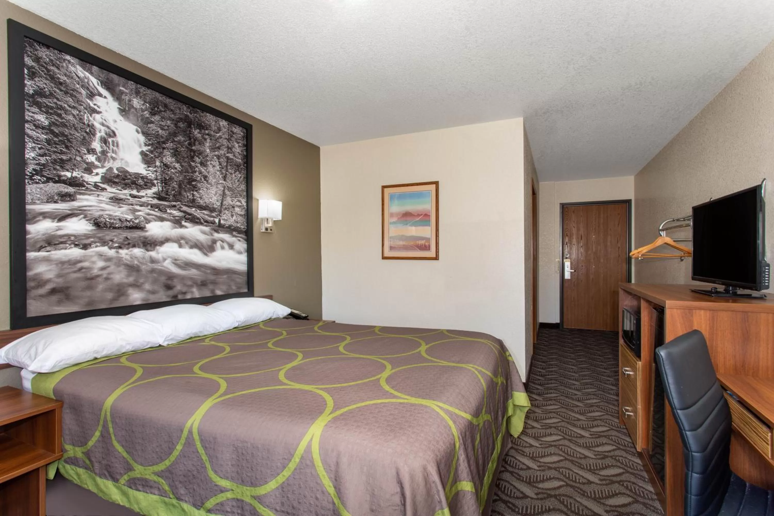 Queen Room - Mobility Access/Non-Smoking in Super 8 by Wyndham Dubois