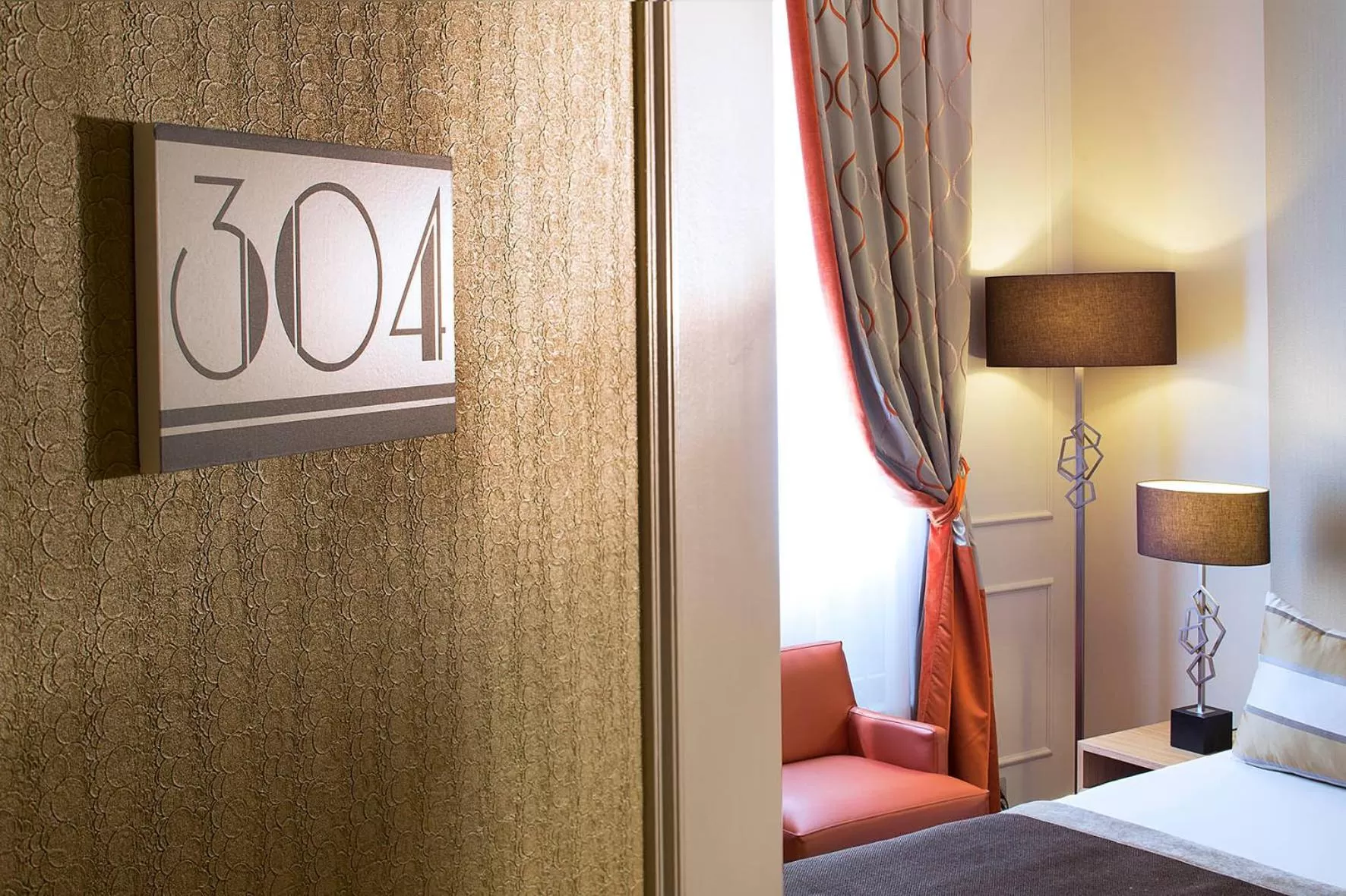 Classic Room in Hôtel Galileo Champs Elysées