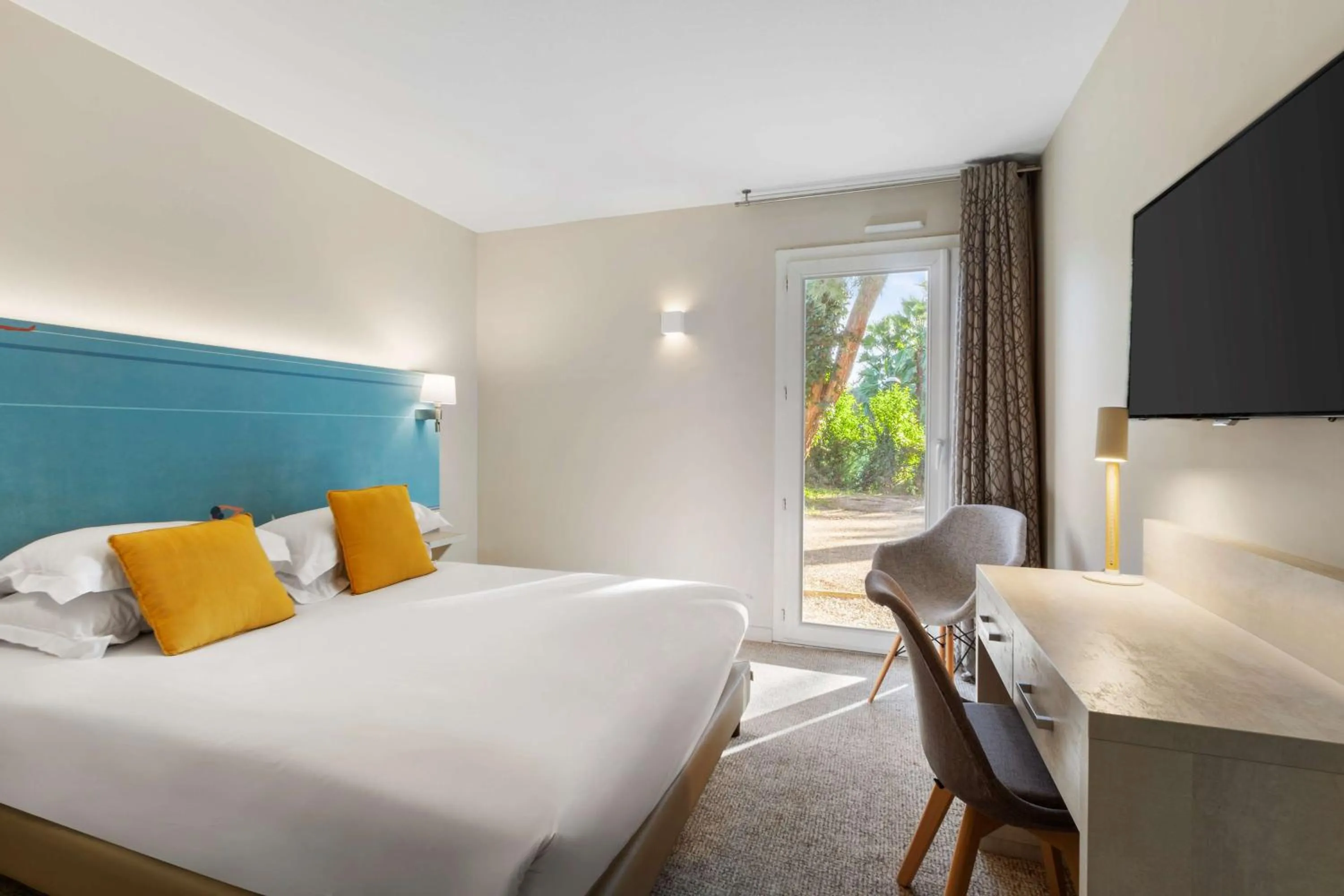 Classic Queen Room in Best Western Plus Hyères Côte D'Azur