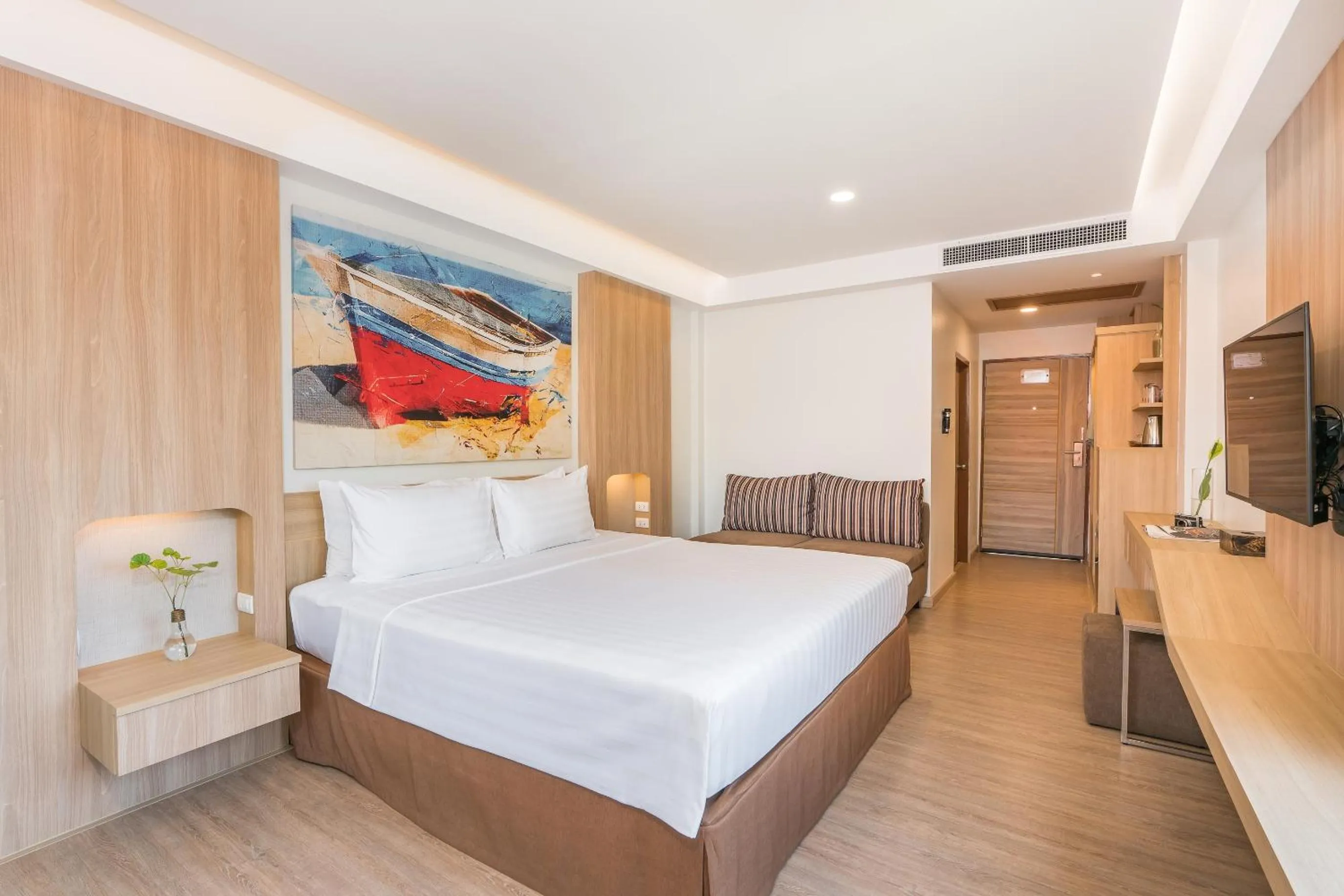 Deluxe Building in Chaba Cabana Beach Resort