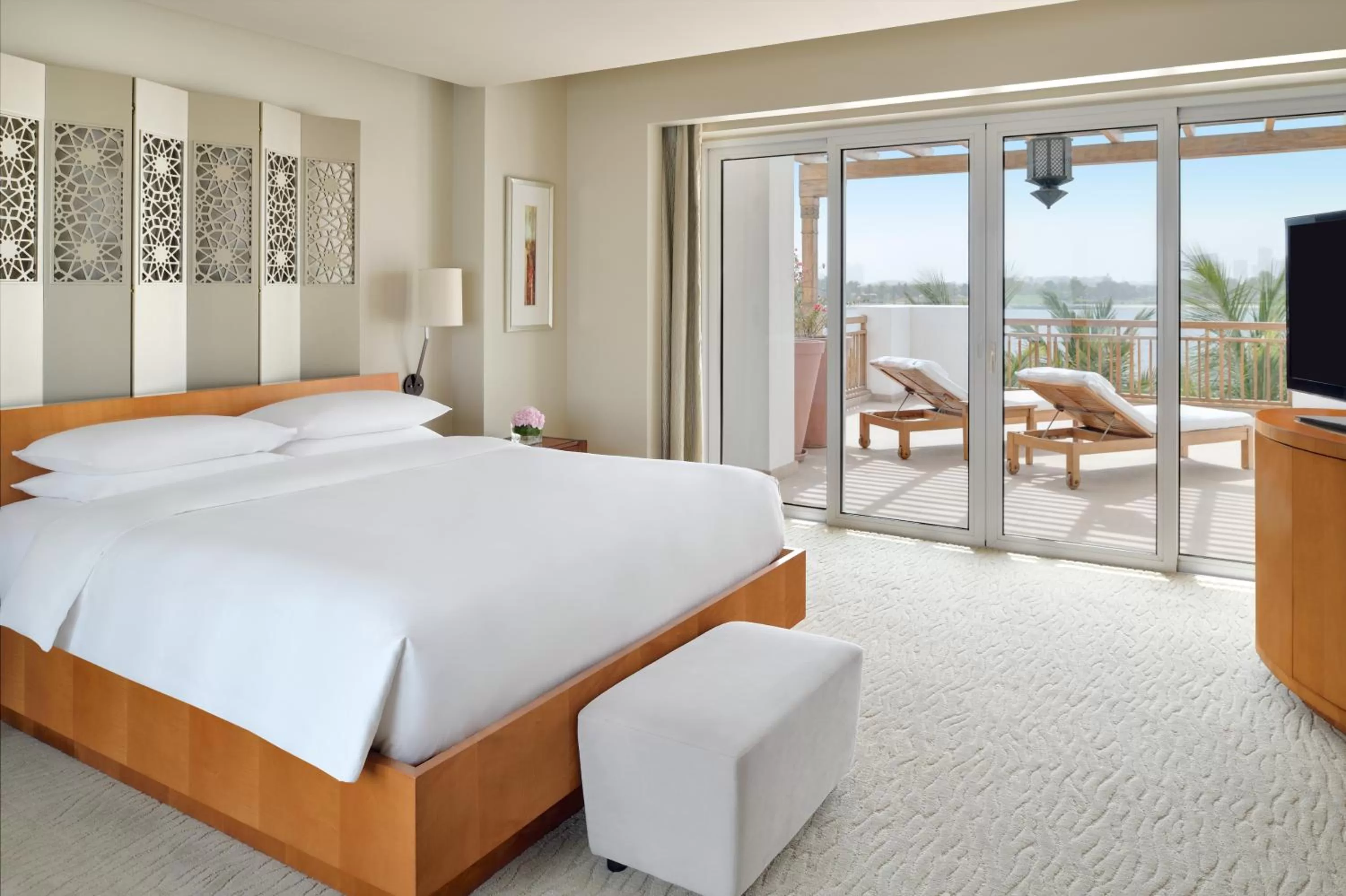 Suite with Terrace and Lagoon View in Park Hyatt Dubai