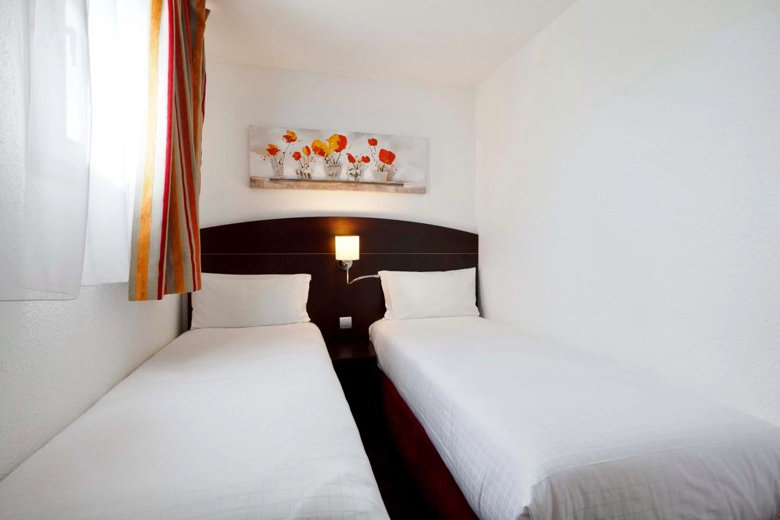 Standard Room - 4 Single Beds in Kyriad Lyon Sud - Saint Genis Laval