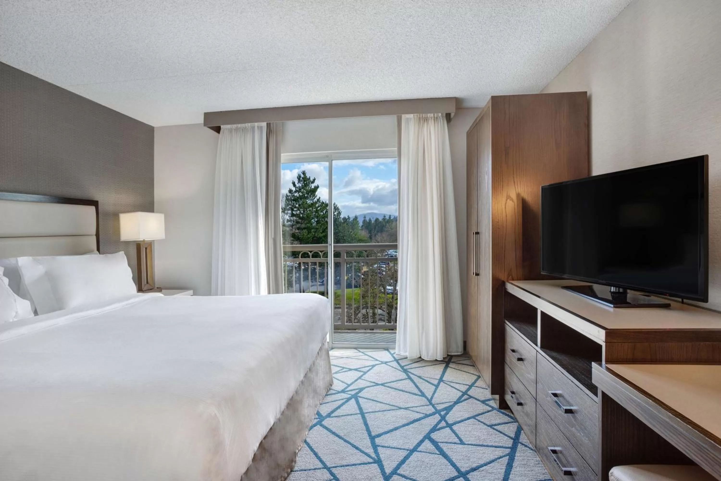 King Room - Mobility Access/Non-Smoking in Embassy Suites by Hilton Seattle Bellevue
