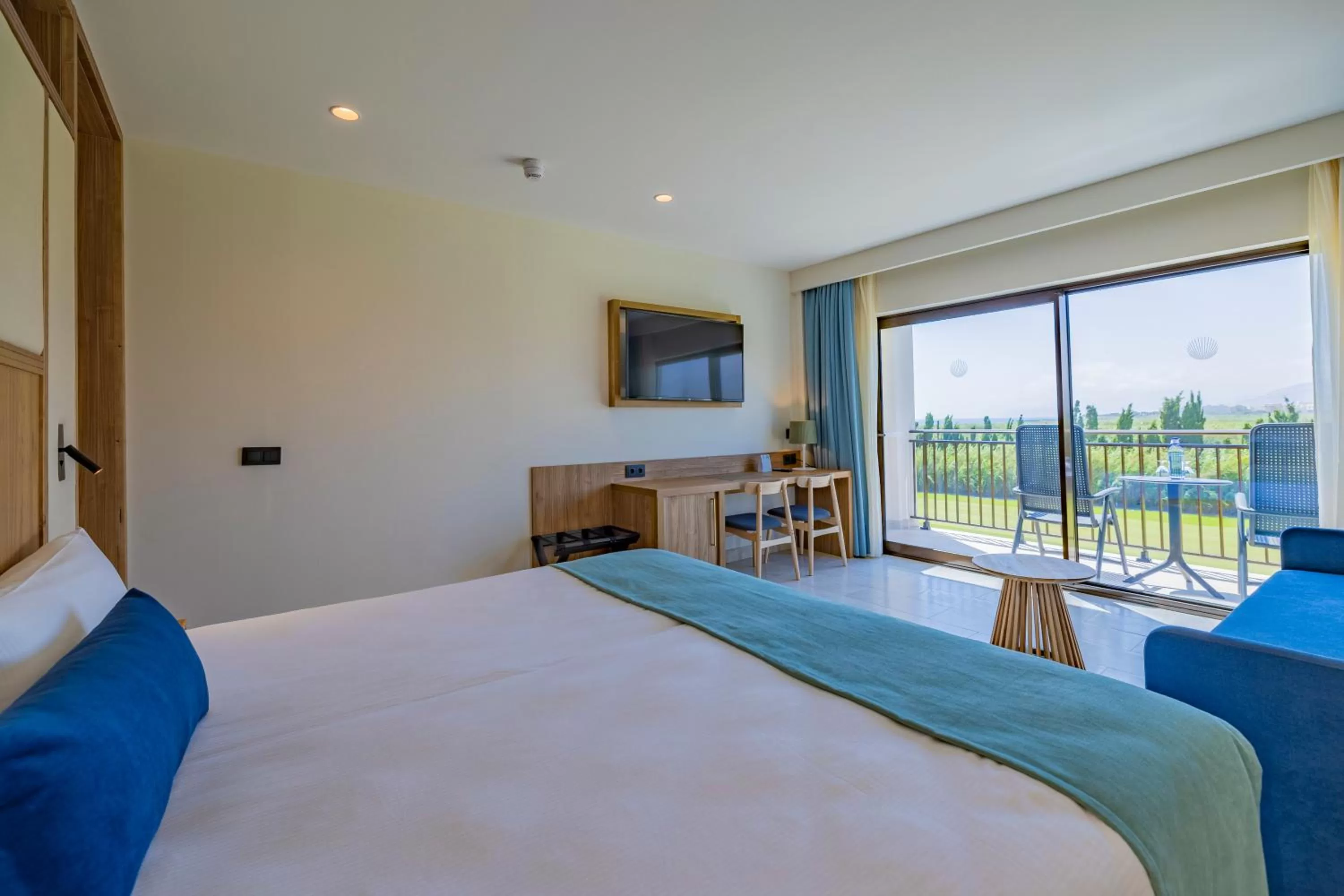  Impressive Superior Double Room Side Sea View  (2 adults) in Impressive Playa Granada Golf