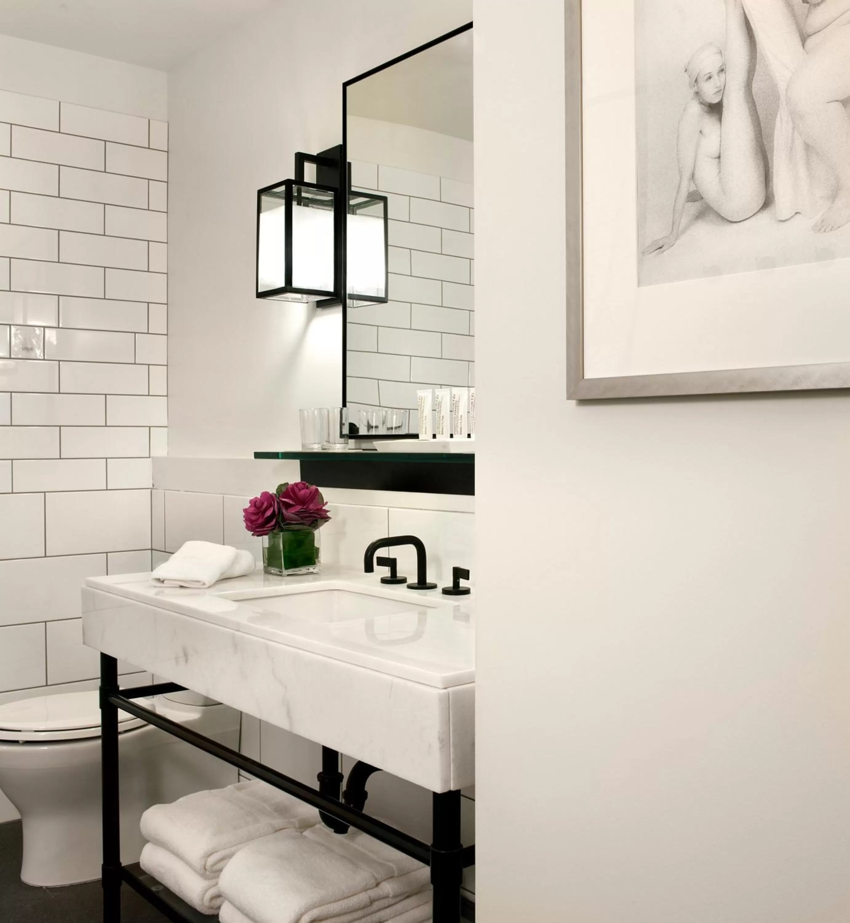 Luxury Suite with Roll-In Shower in 21c Museum Hotel Cincinnati