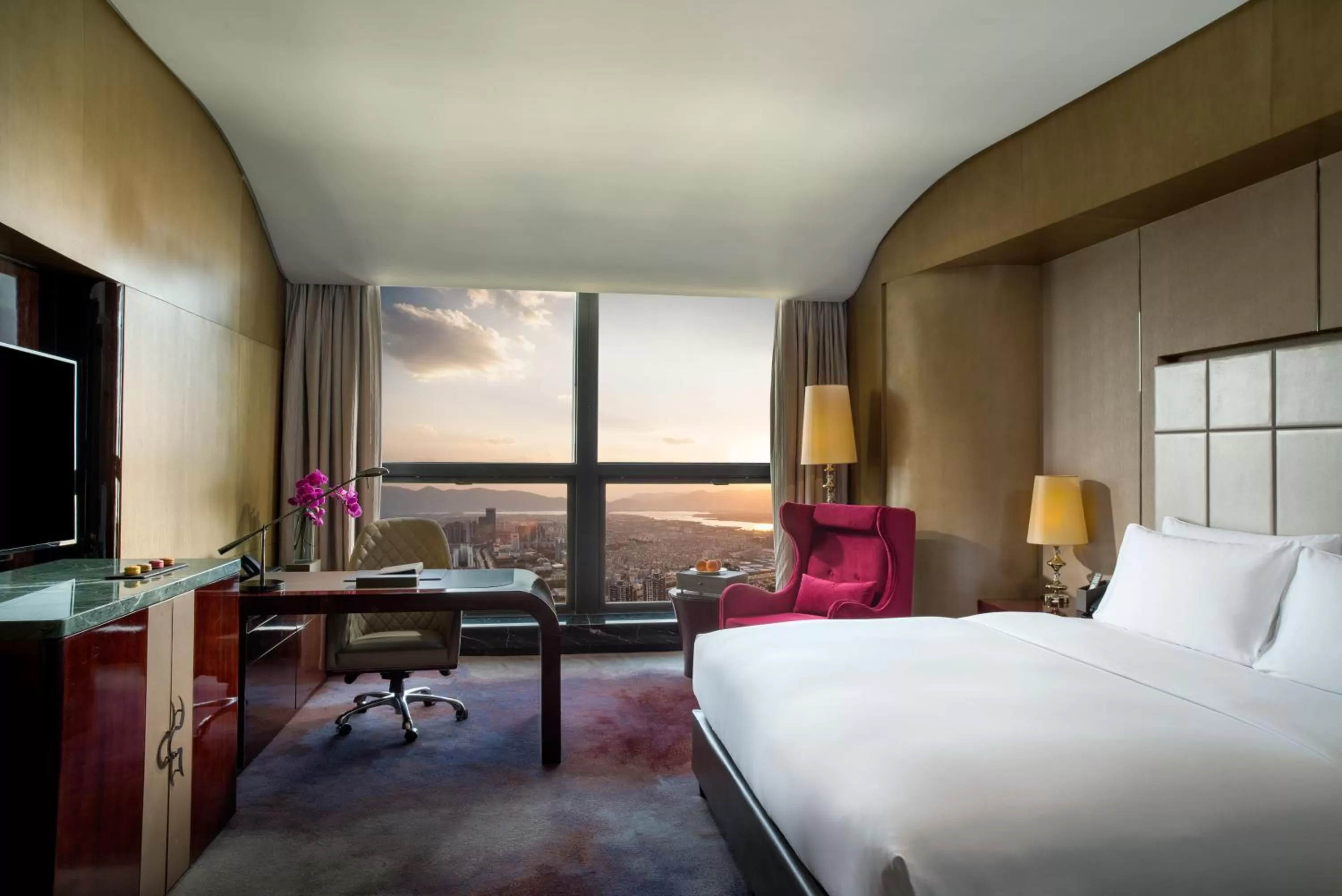 Superior King Room in Sofitel Kunming