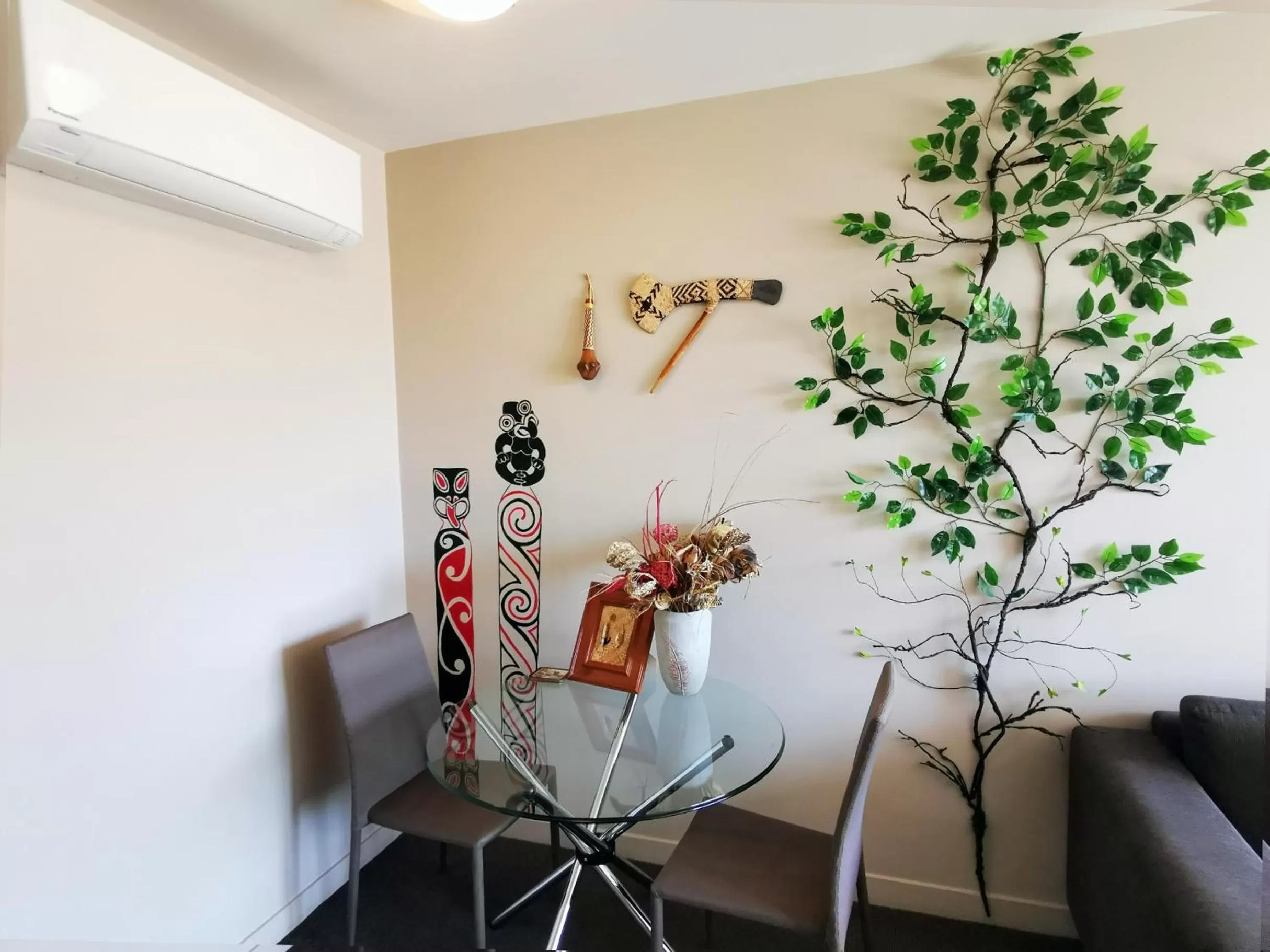 One-Bedroom King Suite in Belmont Motor Inn