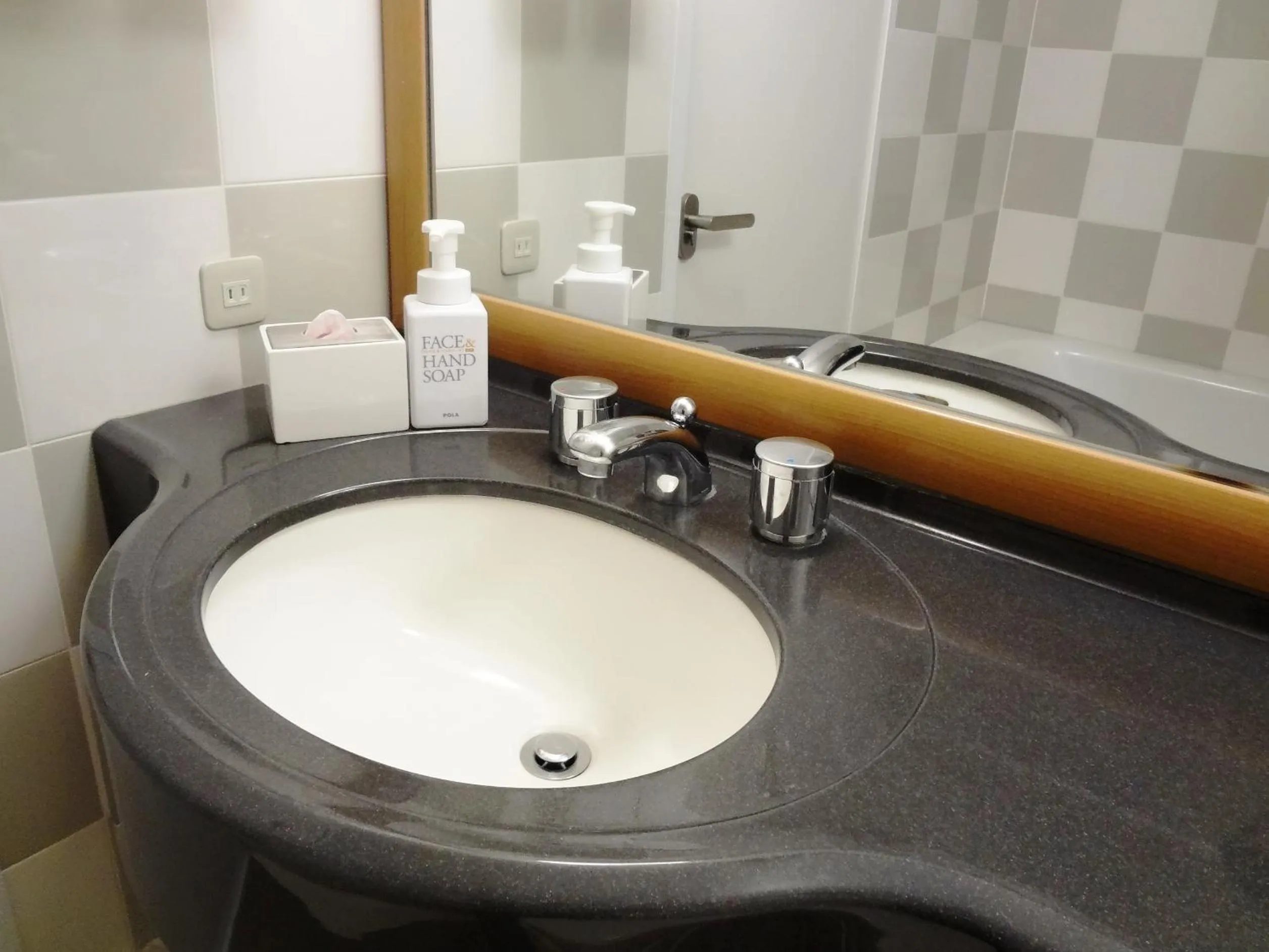 Standard Twin Room in Hakone Highland Hotel