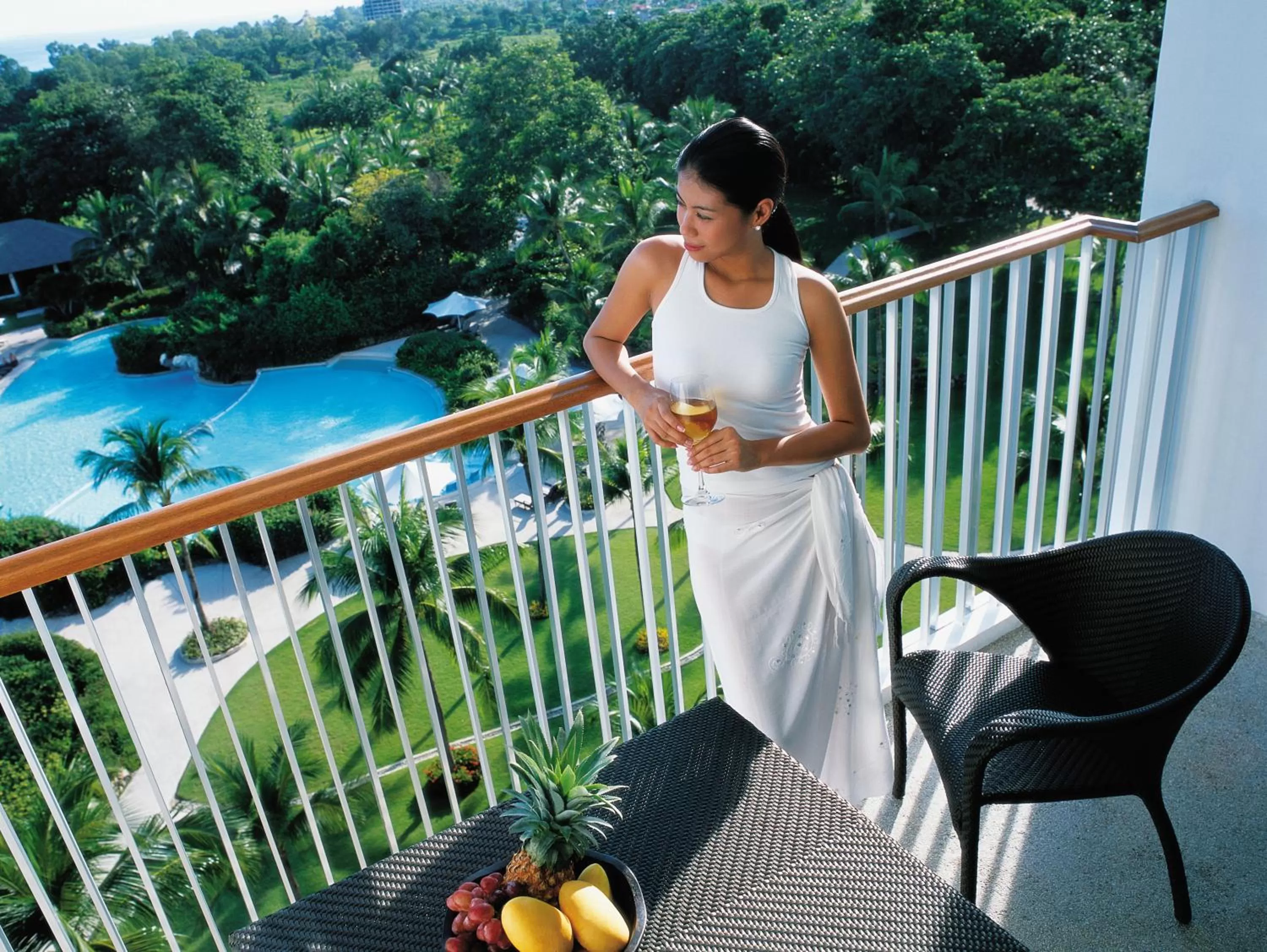 Deluxe Double Room Sea View (Main Wing) in Shangri-La Mactan, Cebu