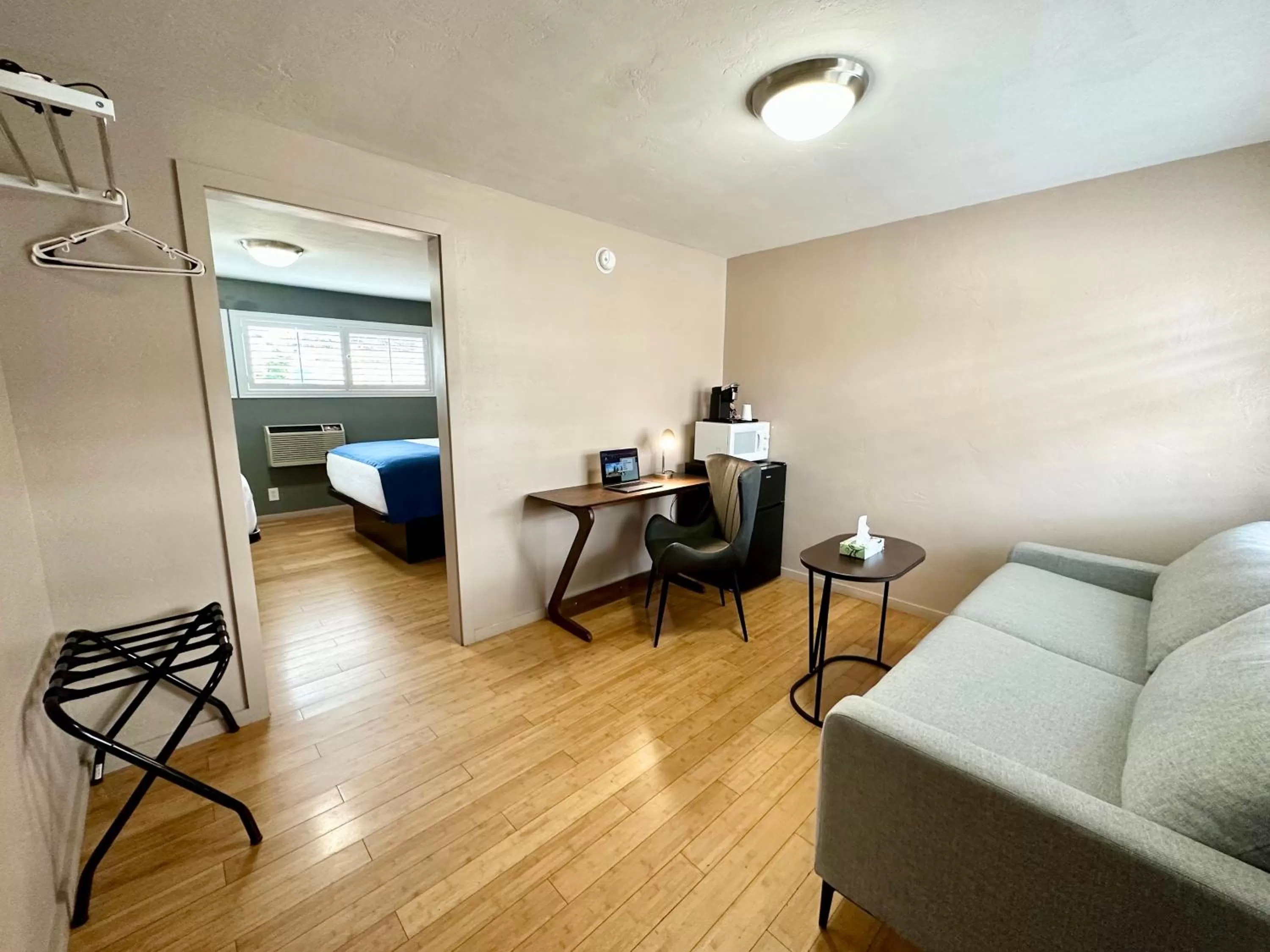 Queen Suite in Ashland Motel - Oregon