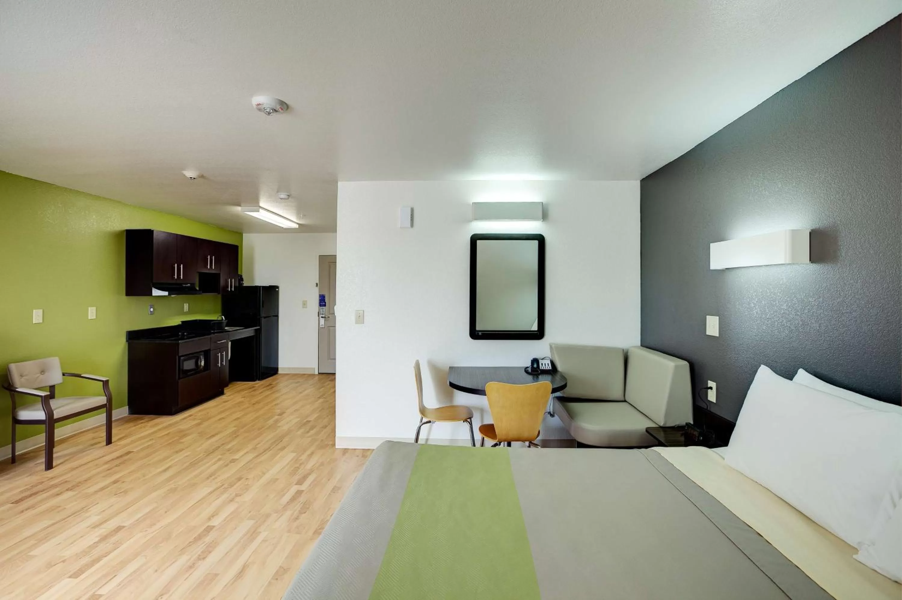 King Room - Non-Smoking in Studio 6-Sweetwater, TX