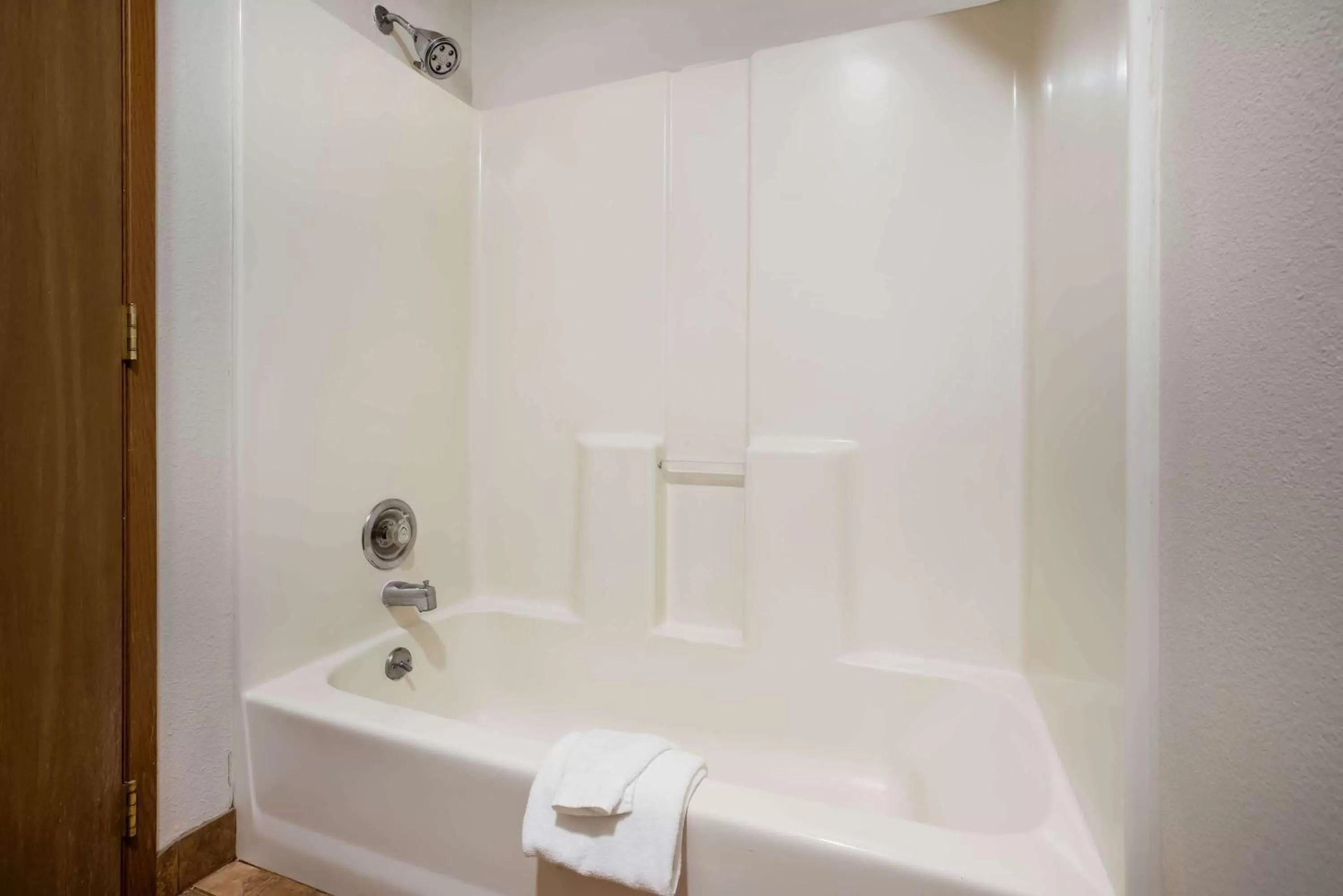 King Suite - Non-Smoking in La Quinta Inn by Wyndham Bend