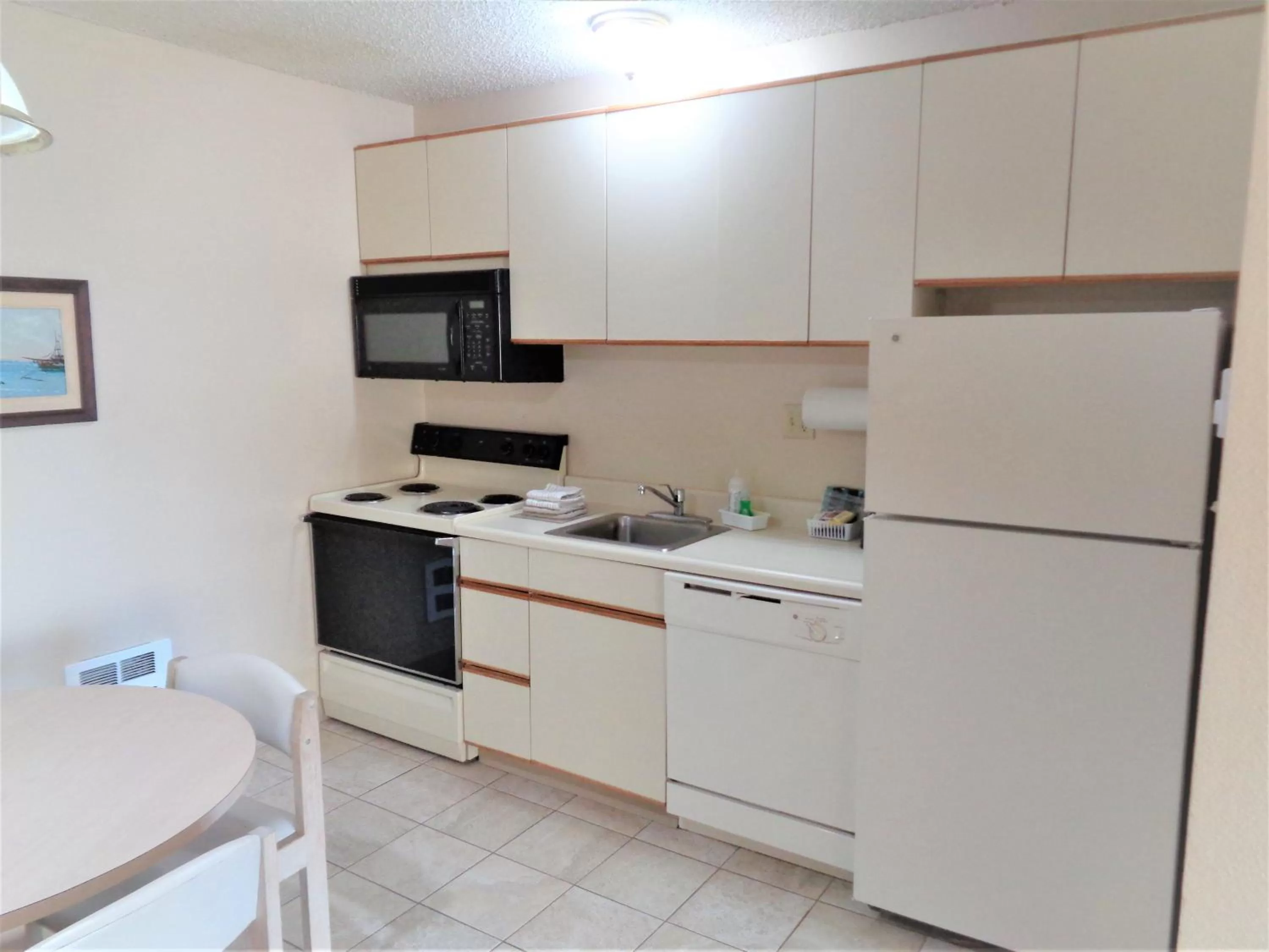 1 Bedroom, 2 Queens, Non-View, Dog Friendly in The Polynesian Resort